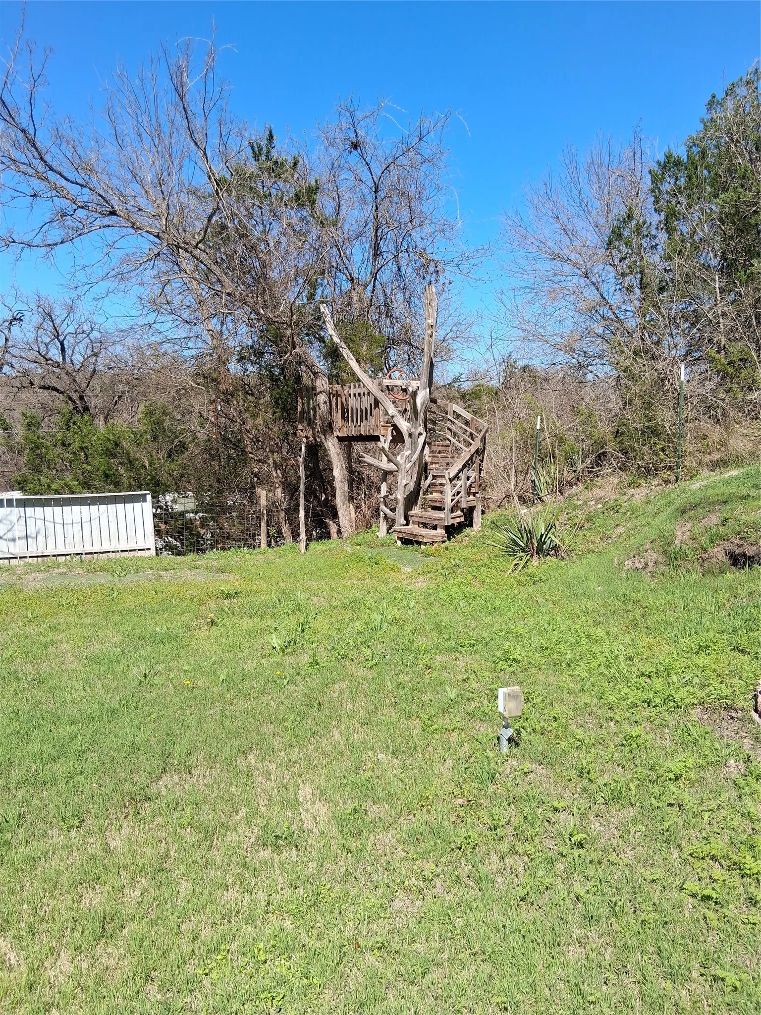 Single Family Residence For Sale in Hood County , 2807 Comanche Trail, Weatherford, Texas 76087, 3 Bedroom, 3 Bathroom, Garage spaces, 1,710 Sqft, built in 2010, mls#21210764, Real Estate Agent in Weatherford, Homes For Sale in Hood county, Homes For Sale in Weatherford, Realtor in Weatherford Texas, Real Estate Brokerage Independent Realty Texas, Luminita Cordes Realtor