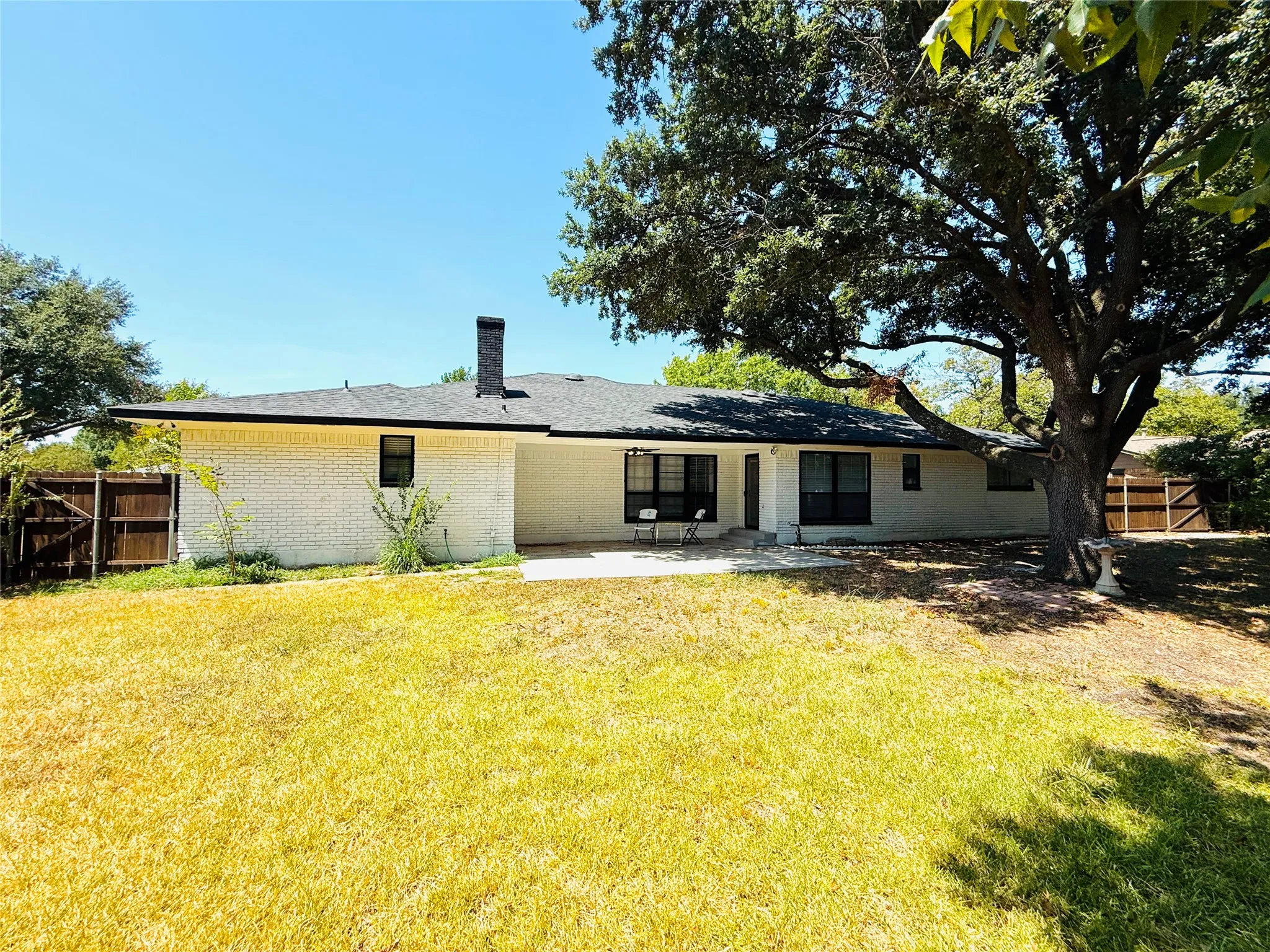 Single Family Residence For Rent in Dallas County , 4126 Kazak Street, Garland, Texas 75041, 4 Bedroom, 3 Bathroom, 2 Garage spaces, 2,422 Sqft, built in 1974, mls#21210848, Real Estate Agent in Garland, Homes For Rent in Dallas county, Homes For Rent in Garland, Realtor in Garland Texas, Real Estate Brokerage Independent Realty Texas, Luminita Cordes Realtor