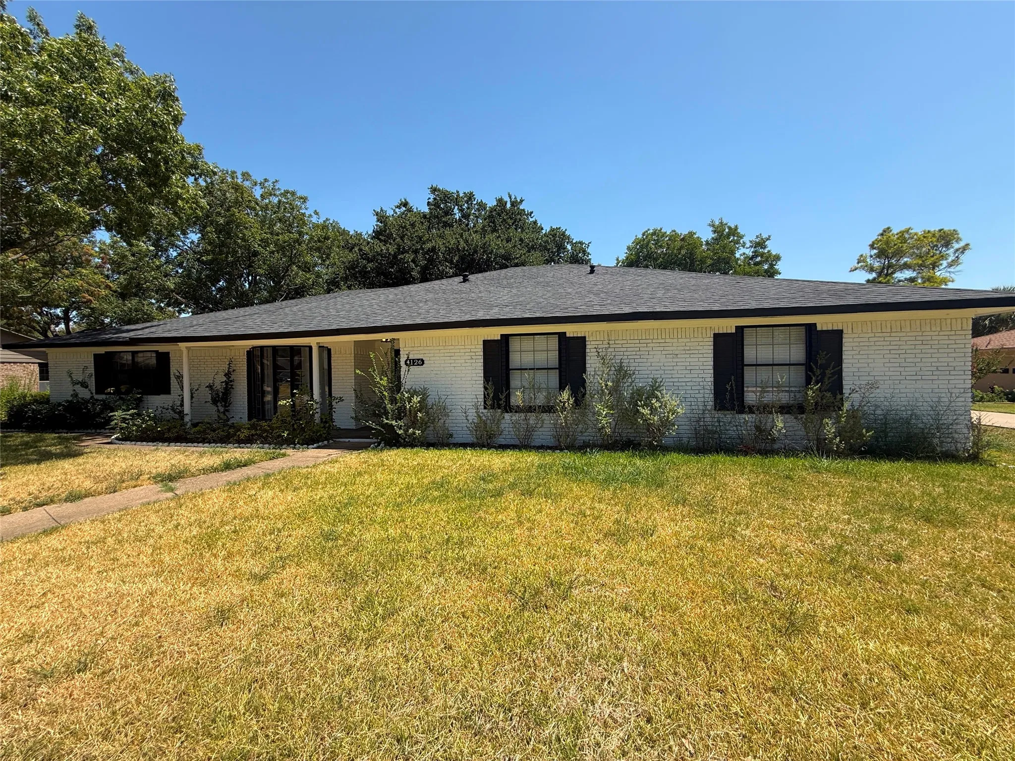 Single Family Residence For Rent in Dallas County , 4126 Kazak Street, Garland, Texas 75041, 4 Bedroom, 3 Bathroom, 2 Garage spaces, 2,422 Sqft, built in 1974, mls#21210848, Real Estate Agent in Garland, Homes For Rent in Dallas county, Homes For Rent in Garland, Realtor in Garland Texas, Real Estate Brokerage Independent Realty Texas, Luminita Cordes Realtor