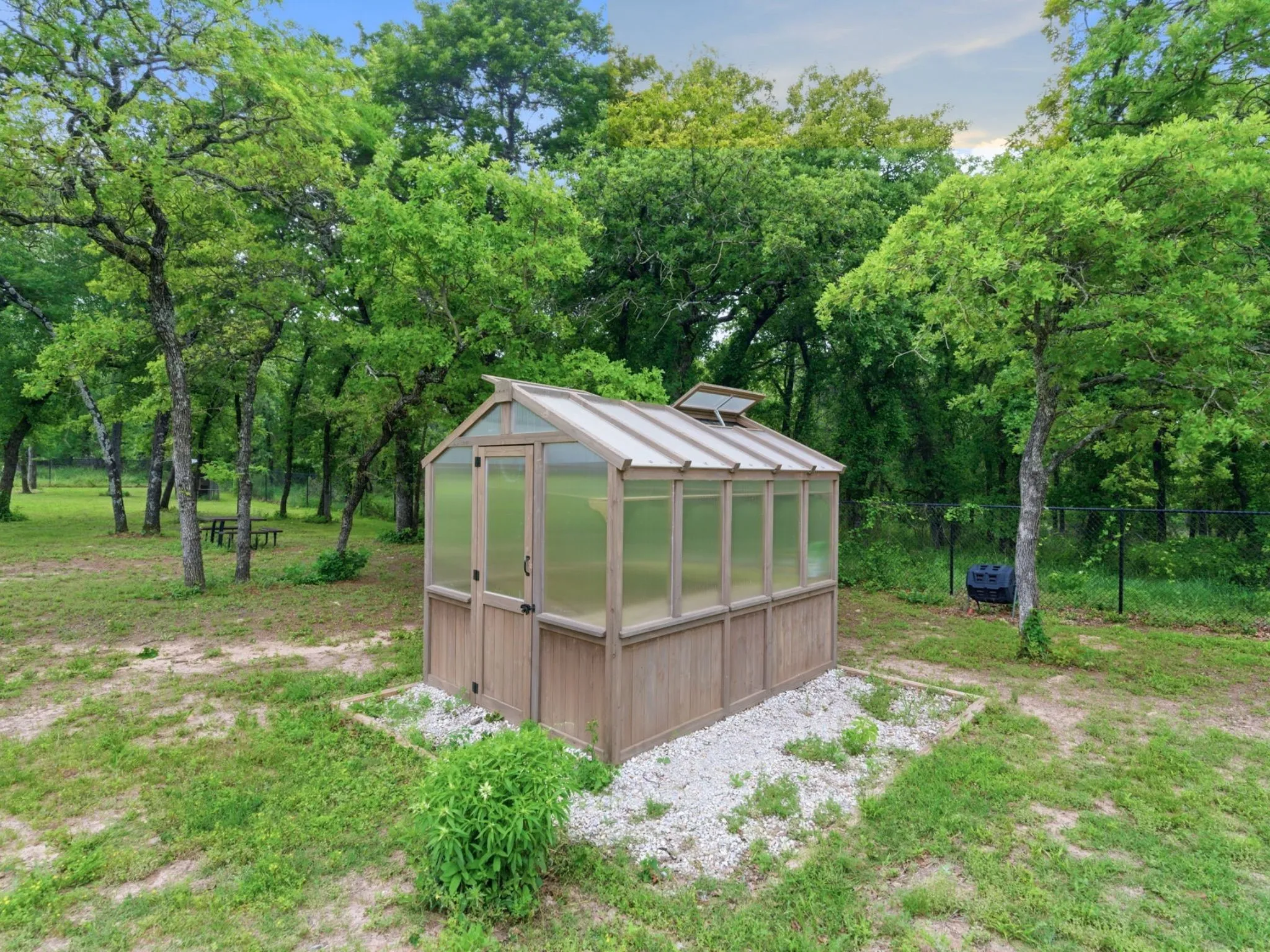 Single Family Residence For Sale in Parker County , 1659 Zion Hill Loop, Weatherford, Texas 76088, 4 Bedroom, 4 Bathroom, 2 Garage spaces, 3,258 Sqft, built in 2018, Preowned, mls#21210632, Real Estate Agent in Weatherford, Homes For Sale in Parker county, Homes For Sale in Weatherford, Realtor in Weatherford Texas, Real Estate Brokerage Independent Realty Texas, Luminita Cordes Realtor