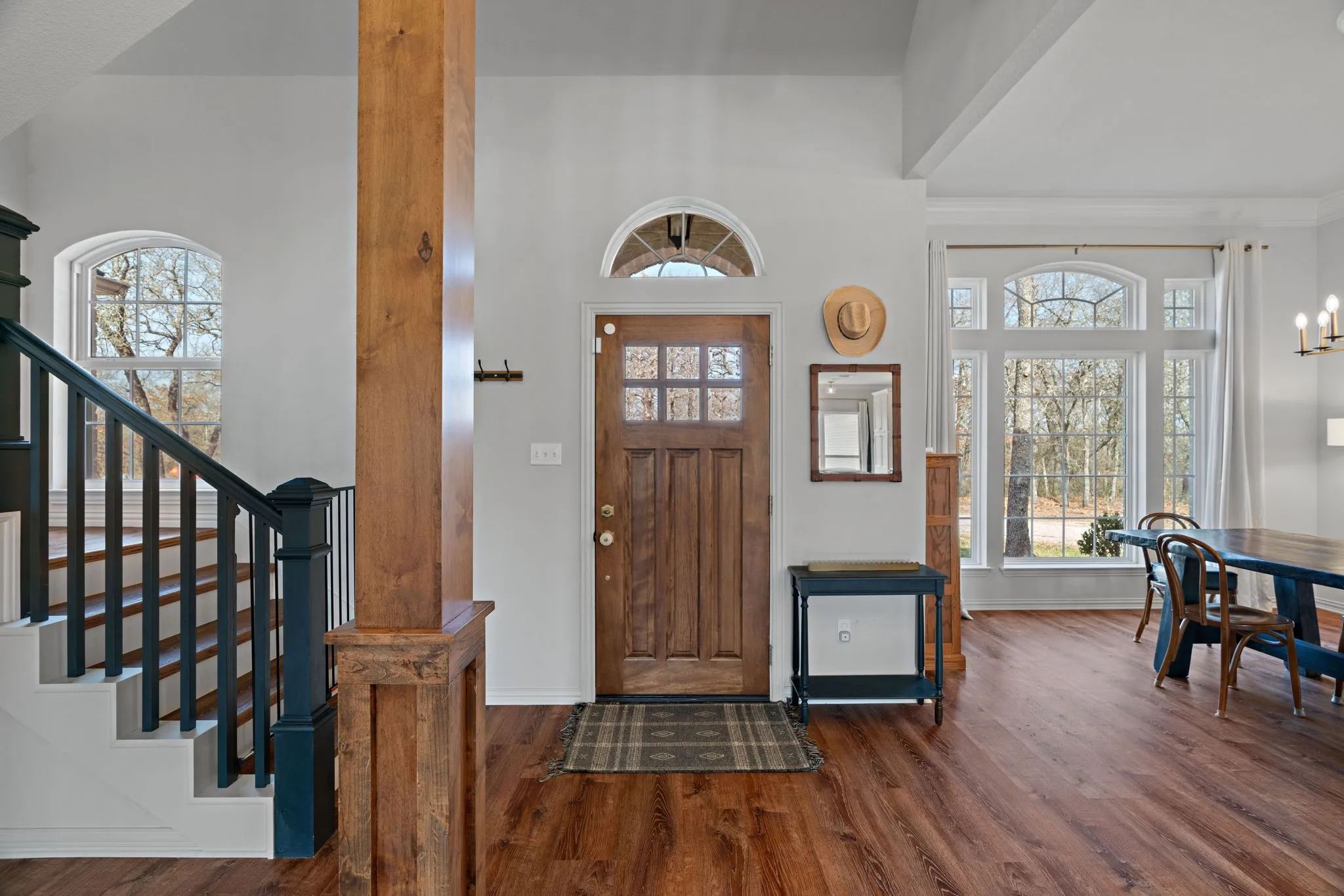 Single Family Residence For Sale in Parker County , 1659 Zion Hill Loop, Weatherford, Texas 76088, 4 Bedroom, 4 Bathroom, 2 Garage spaces, 3,258 Sqft, built in 2018, Preowned, mls#21210632, Real Estate Agent in Weatherford, Homes For Sale in Parker county, Homes For Sale in Weatherford, Realtor in Weatherford Texas, Real Estate Brokerage Independent Realty Texas, Luminita Cordes Realtor