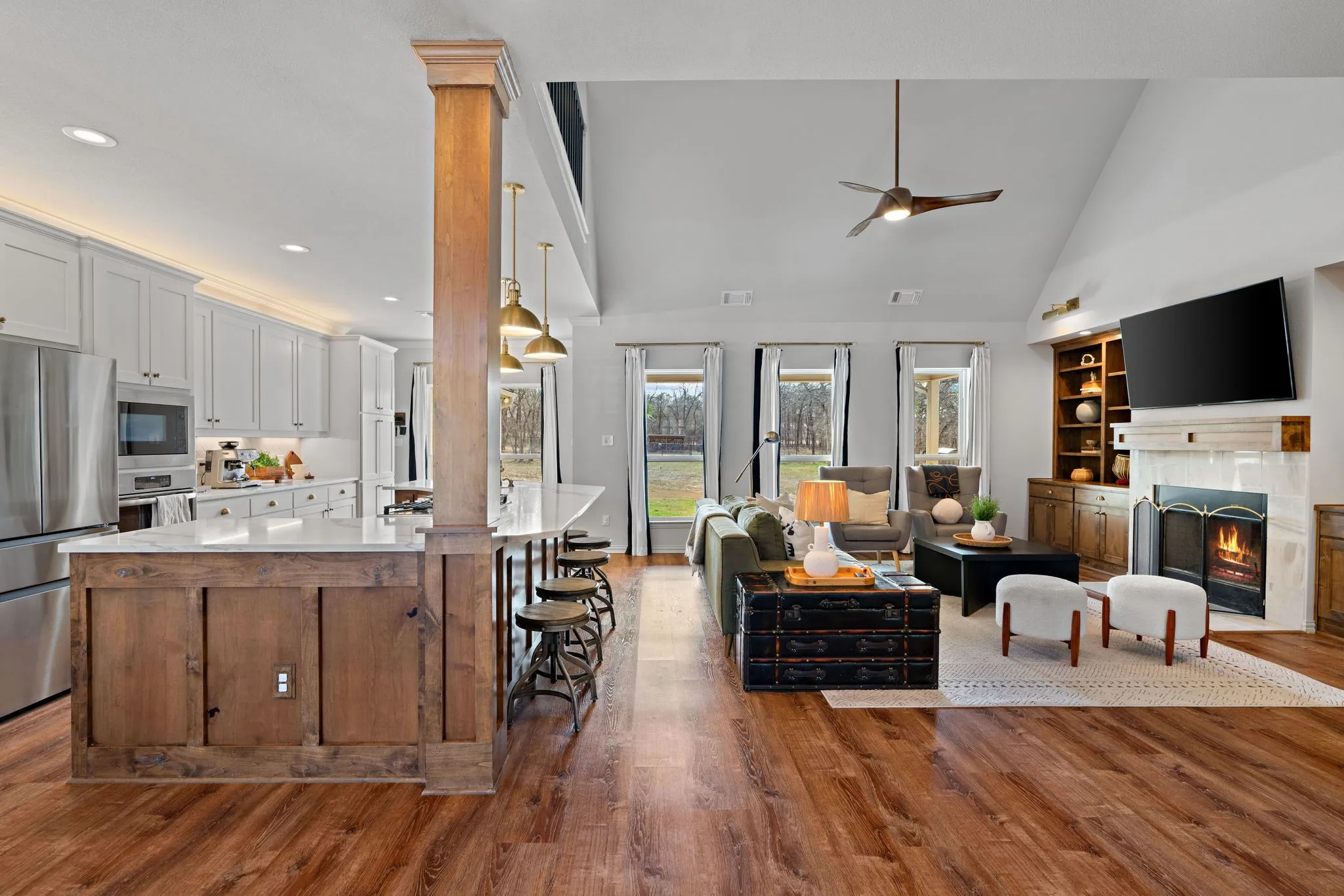 Single Family Residence For Sale in Parker County , 1659 Zion Hill Loop, Weatherford, Texas 76088, 4 Bedroom, 4 Bathroom, 2 Garage spaces, 3,258 Sqft, built in 2018, Preowned, mls#21210632, Real Estate Agent in Weatherford, Homes For Sale in Parker county, Homes For Sale in Weatherford, Realtor in Weatherford Texas, Real Estate Brokerage Independent Realty Texas, Luminita Cordes Realtor