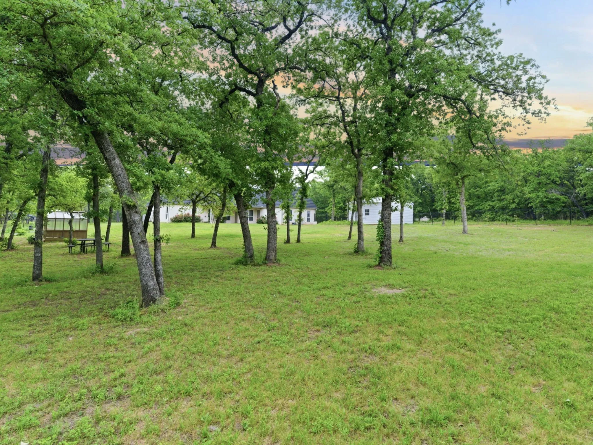 Single Family Residence For Sale in Parker County , 1659 Zion Hill Loop, Weatherford, Texas 76088, 4 Bedroom, 4 Bathroom, 2 Garage spaces, 3,258 Sqft, built in 2018, Preowned, mls#21210632, Real Estate Agent in Weatherford, Homes For Sale in Parker county, Homes For Sale in Weatherford, Realtor in Weatherford Texas, Real Estate Brokerage Independent Realty Texas, Luminita Cordes Realtor