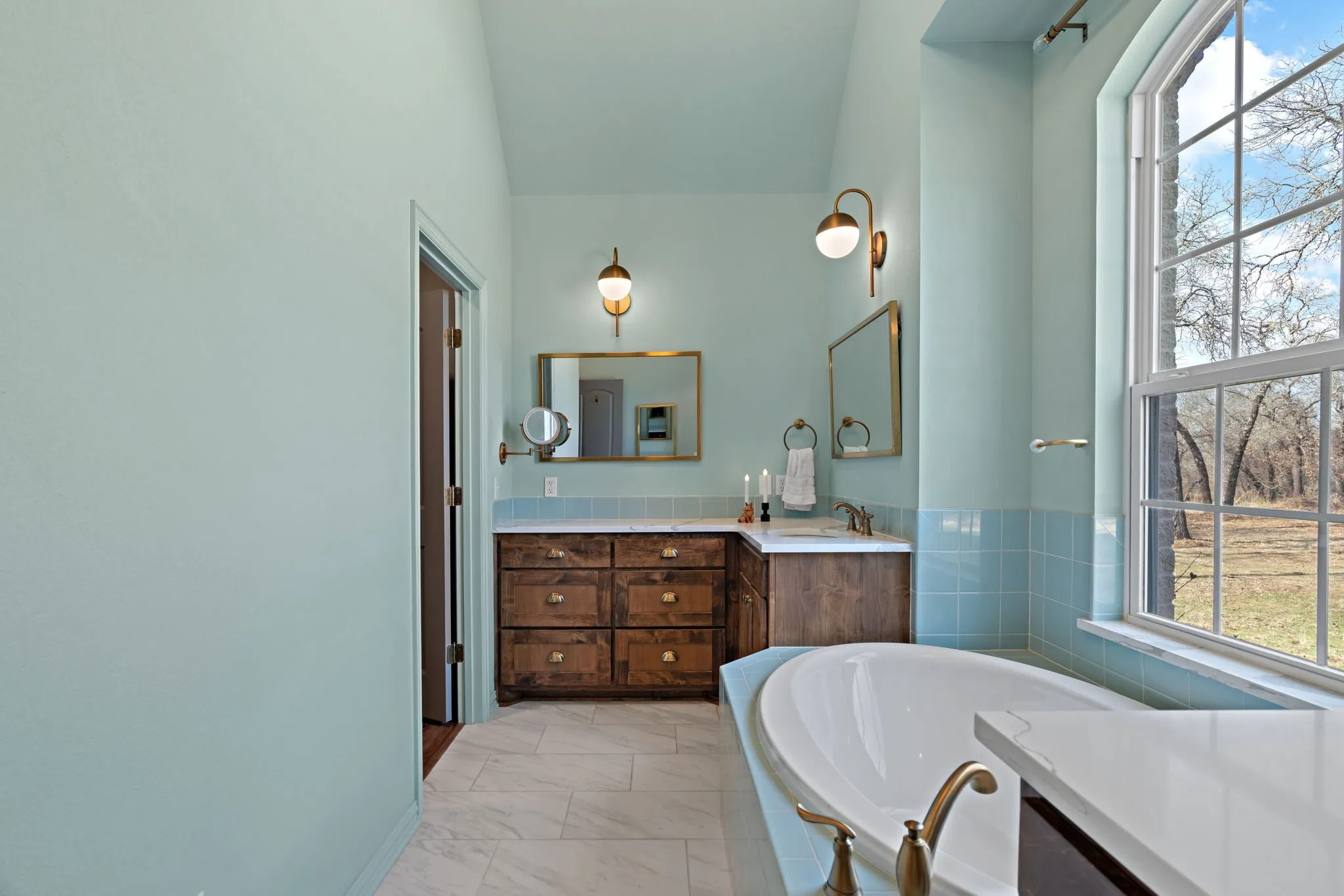 Single Family Residence For Sale in Parker County , 1659 Zion Hill Loop, Weatherford, Texas 76088, 4 Bedroom, 4 Bathroom, 2 Garage spaces, 3,258 Sqft, built in 2018, Preowned, mls#21210632, Real Estate Agent in Weatherford, Homes For Sale in Parker county, Homes For Sale in Weatherford, Realtor in Weatherford Texas, Real Estate Brokerage Independent Realty Texas, Luminita Cordes Realtor