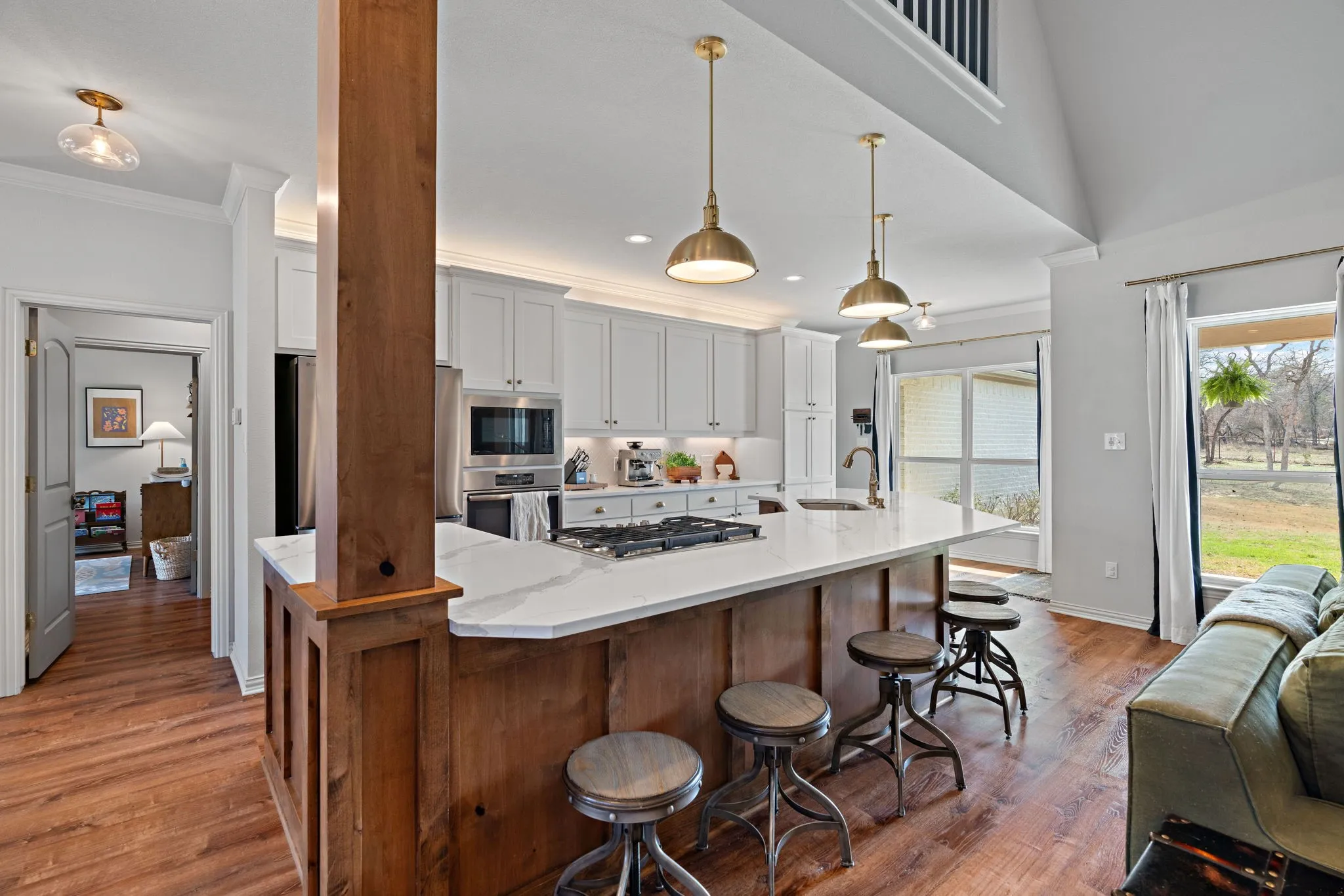 Single Family Residence For Sale in Parker County , 1659 Zion Hill Loop, Weatherford, Texas 76088, 4 Bedroom, 4 Bathroom, 2 Garage spaces, 3,258 Sqft, built in 2018, Preowned, mls#21210632, Real Estate Agent in Weatherford, Homes For Sale in Parker county, Homes For Sale in Weatherford, Realtor in Weatherford Texas, Real Estate Brokerage Independent Realty Texas, Luminita Cordes Realtor