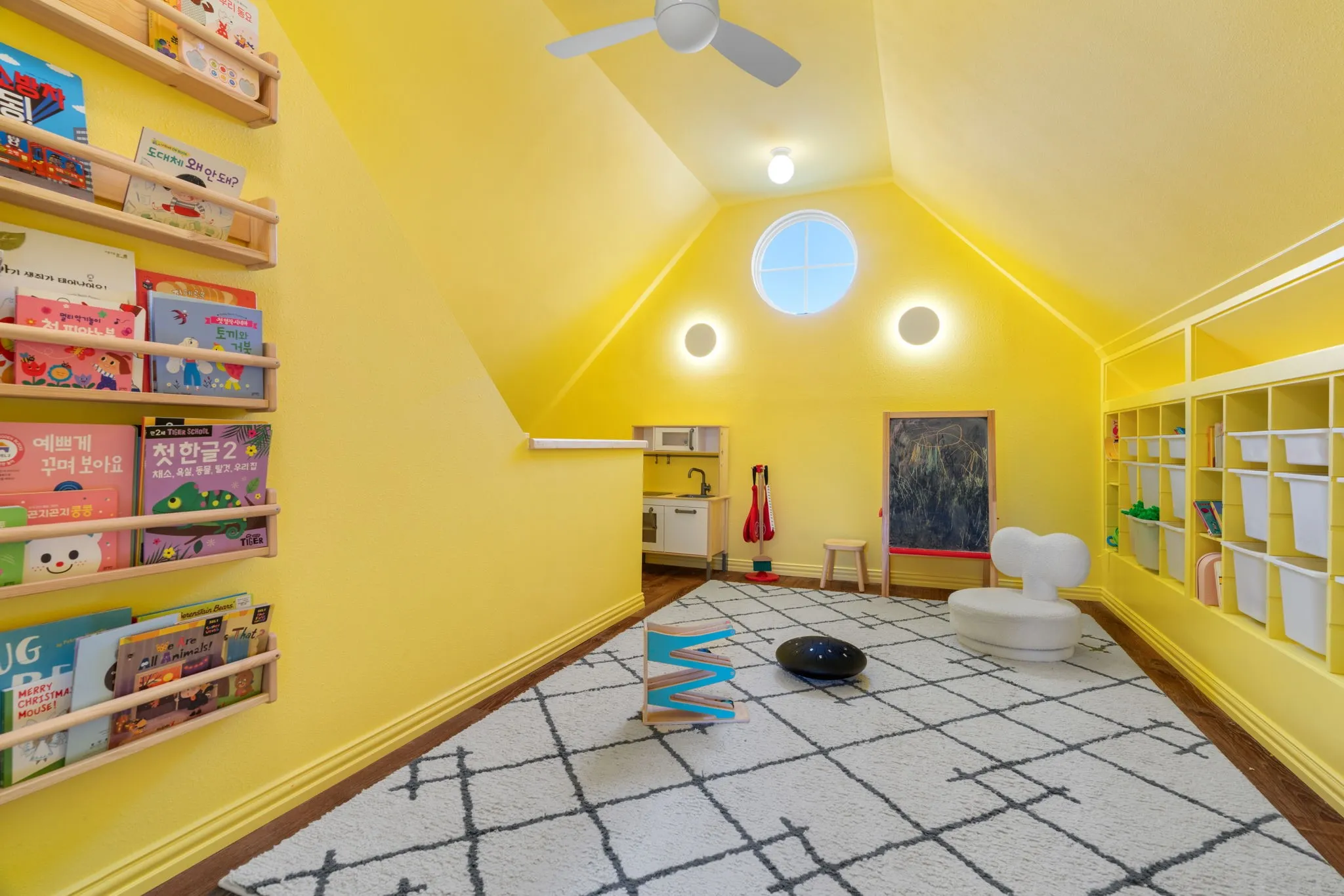 Single Family Residence For Sale in Parker County , 1659 Zion Hill Loop, Weatherford, Texas 76088, 4 Bedroom, 4 Bathroom, 2 Garage spaces, 3,258 Sqft, built in 2018, Preowned, mls#21210632, Real Estate Agent in Weatherford, Homes For Sale in Parker county, Homes For Sale in Weatherford, Realtor in Weatherford Texas, Real Estate Brokerage Independent Realty Texas, Luminita Cordes Realtor