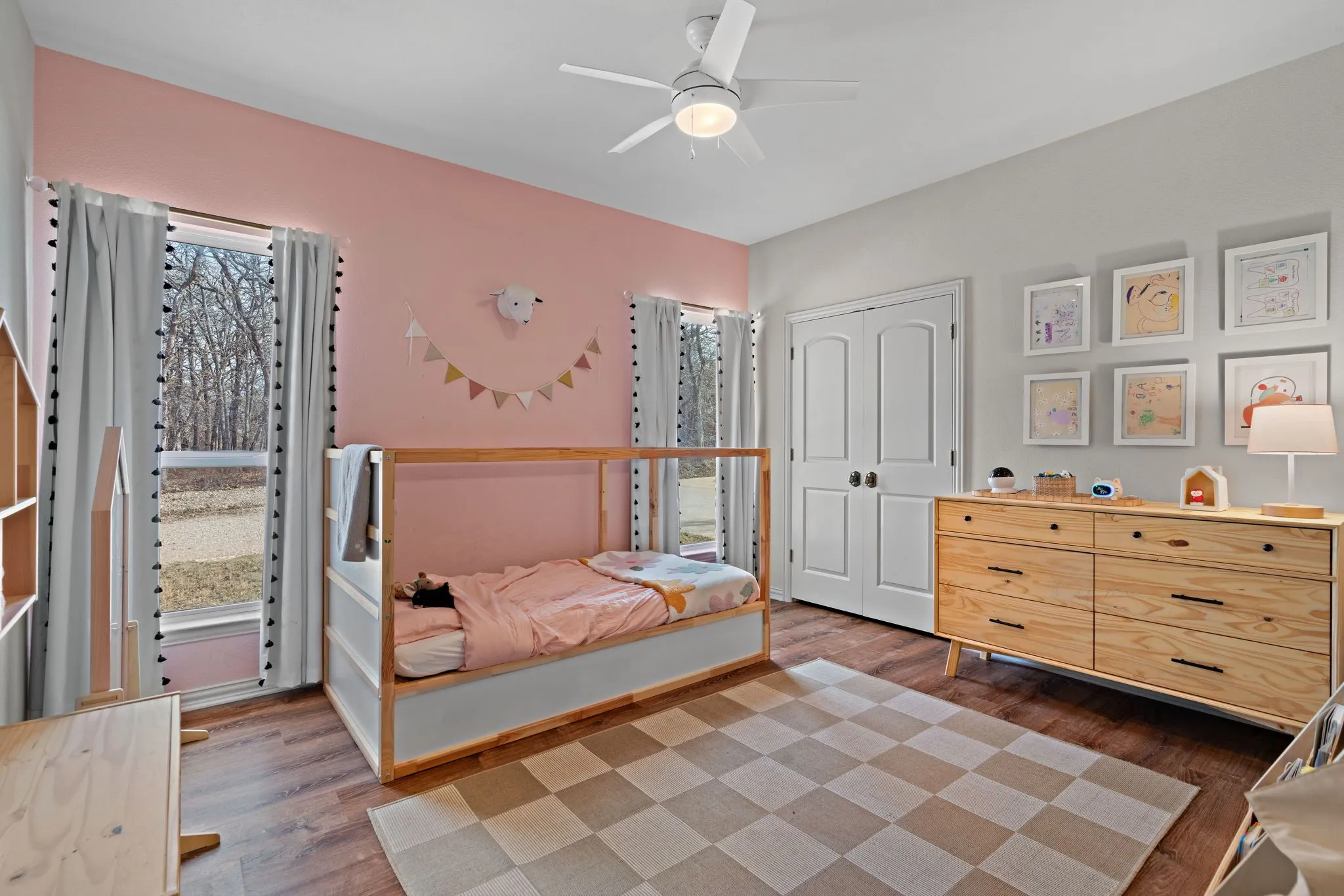 Single Family Residence For Sale in Parker County , 1659 Zion Hill Loop, Weatherford, Texas 76088, 4 Bedroom, 4 Bathroom, 2 Garage spaces, 3,258 Sqft, built in 2018, Preowned, mls#21210632, Real Estate Agent in Weatherford, Homes For Sale in Parker county, Homes For Sale in Weatherford, Realtor in Weatherford Texas, Real Estate Brokerage Independent Realty Texas, Luminita Cordes Realtor