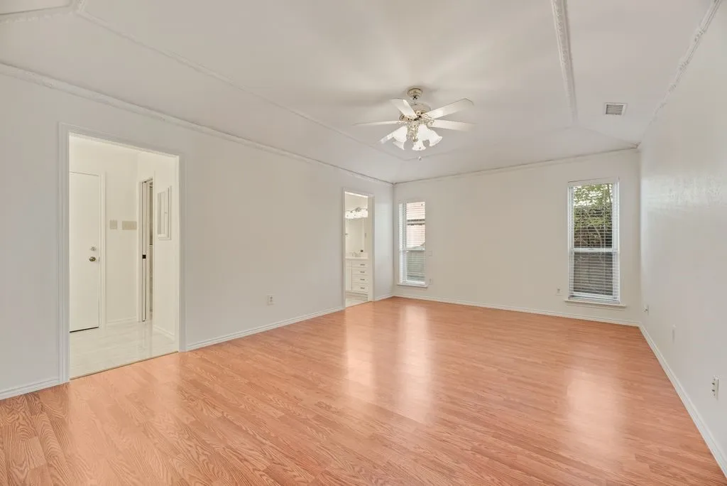 Single Family Residence For Rent in Dallas County , 6943 Mill Falls Drive, Dallas, Texas 75248, 3 Bedroom, 3 Bathroom, 2 Garage spaces, 1,951 Sqft, built in 1975, mls#21210870, Real Estate Agent in Dallas, Homes For Rent in Dallas county, Homes For Rent in Dallas, Realtor in Dallas Texas, Real Estate Brokerage Independent Realty Texas, Luminita Cordes Realtor