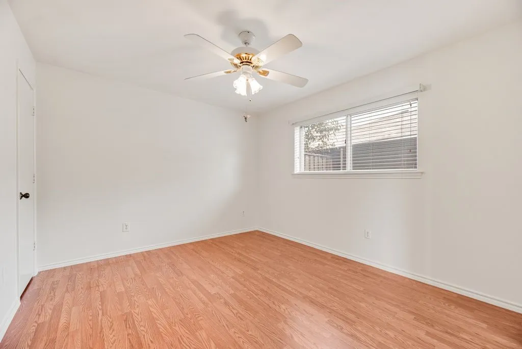 Single Family Residence For Rent in Dallas County , 6943 Mill Falls Drive, Dallas, Texas 75248, 3 Bedroom, 3 Bathroom, 2 Garage spaces, 1,951 Sqft, built in 1975, mls#21210870, Real Estate Agent in Dallas, Homes For Rent in Dallas county, Homes For Rent in Dallas, Realtor in Dallas Texas, Real Estate Brokerage Independent Realty Texas, Luminita Cordes Realtor