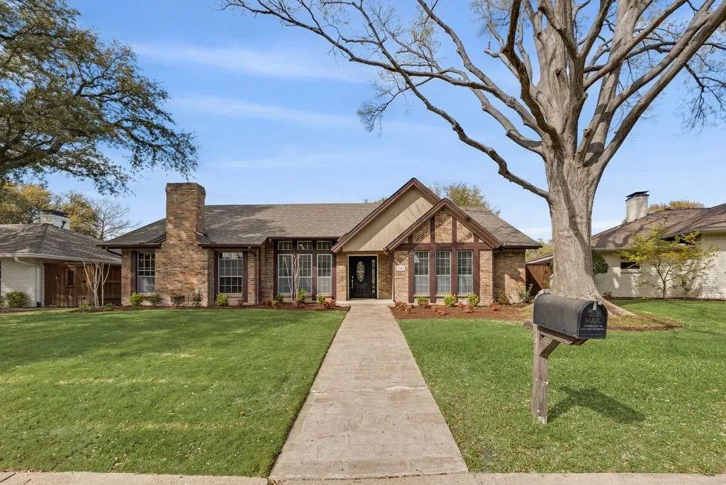 Single Family Residence For Rent in Dallas County , 6943 Mill Falls Drive, Dallas, Texas 75248, 3 Bedroom, 3 Bathroom, 2 Garage spaces, 1,951 Sqft, built in 1975, mls#21210870, Real Estate Agent in Dallas, Homes For Rent in Dallas county, Homes For Rent in Dallas, Realtor in Dallas Texas, Real Estate Brokerage Independent Realty Texas, Luminita Cordes Realtor