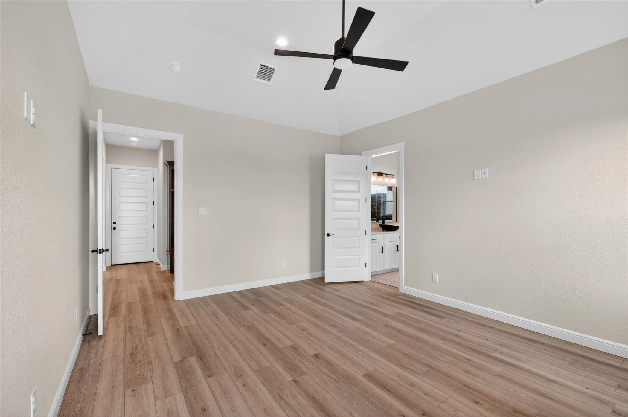 Single Family Residence For Sale in Wise County , 118 Guynell Ridge, Decatur, Texas 76234, 3 Bedroom, 3 Bathroom, 3 Garage spaces, 2,755 Sqft, built in 2026, New Construction - Incomplete, mls#21211035, Real Estate Agent in Decatur, Homes For Sale in Wise county, Homes For Sale in Decatur, Realtor in Decatur Texas, Real Estate Brokerage Independent Realty Texas, Luminita Cordes Realtor