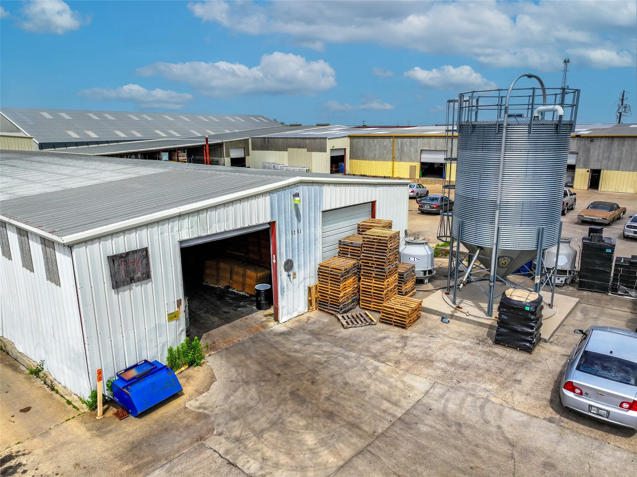 View of outdoor commercial structure