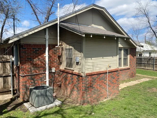 Single Family Residence For Sale in Brown County , 708 Prater Street, Brownwood, Texas 76801, 2 Bedroom, 1 Bathroom, Garage spaces, 1,195 Sqft, built in 0, mls#21211005, Real Estate Agent in Brownwood, Homes For Sale in Brown county, Homes For Sale in Brownwood, Realtor in Brownwood Texas, Real Estate Brokerage Independent Realty Texas, Luminita Cordes Realtor