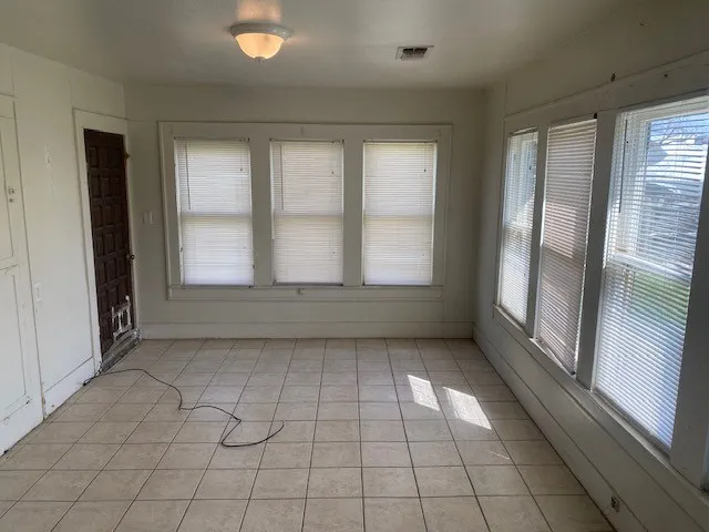Single Family Residence For Sale in Brown County , 708 Prater Street, Brownwood, Texas 76801, 2 Bedroom, 1 Bathroom, Garage spaces, 1,195 Sqft, built in 0, mls#21211005, Real Estate Agent in Brownwood, Homes For Sale in Brown county, Homes For Sale in Brownwood, Realtor in Brownwood Texas, Real Estate Brokerage Independent Realty Texas, Luminita Cordes Realtor