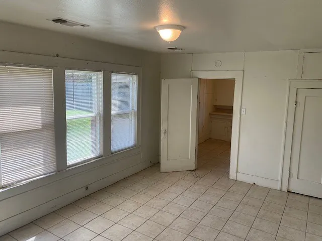 Single Family Residence For Sale in Brown County , 708 Prater Street, Brownwood, Texas 76801, 2 Bedroom, 1 Bathroom, Garage spaces, 1,195 Sqft, built in 0, mls#21211005, Real Estate Agent in Brownwood, Homes For Sale in Brown county, Homes For Sale in Brownwood, Realtor in Brownwood Texas, Real Estate Brokerage Independent Realty Texas, Luminita Cordes Realtor