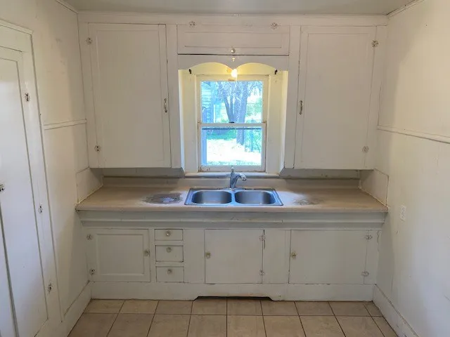Single Family Residence For Sale in Brown County , 708 Prater Street, Brownwood, Texas 76801, 2 Bedroom, 1 Bathroom, Garage spaces, 1,195 Sqft, built in 0, mls#21211005, Real Estate Agent in Brownwood, Homes For Sale in Brown county, Homes For Sale in Brownwood, Realtor in Brownwood Texas, Real Estate Brokerage Independent Realty Texas, Luminita Cordes Realtor