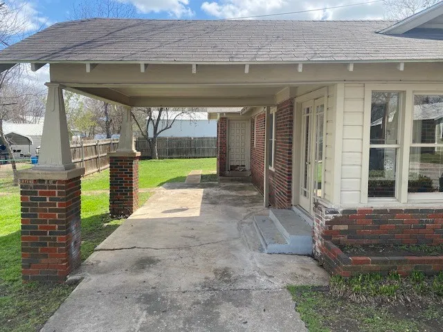 Single Family Residence For Sale in Brown County , 708 Prater Street, Brownwood, Texas 76801, 2 Bedroom, 1 Bathroom, Garage spaces, 1,195 Sqft, built in 0, mls#21211005, Real Estate Agent in Brownwood, Homes For Sale in Brown county, Homes For Sale in Brownwood, Realtor in Brownwood Texas, Real Estate Brokerage Independent Realty Texas, Luminita Cordes Realtor
