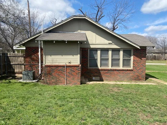 Single Family Residence For Sale in Brown County , 708 Prater Street, Brownwood, Texas 76801, 2 Bedroom, 1 Bathroom, Garage spaces, 1,195 Sqft, built in 0, mls#21211005, Real Estate Agent in Brownwood, Homes For Sale in Brown county, Homes For Sale in Brownwood, Realtor in Brownwood Texas, Real Estate Brokerage Independent Realty Texas, Luminita Cordes Realtor