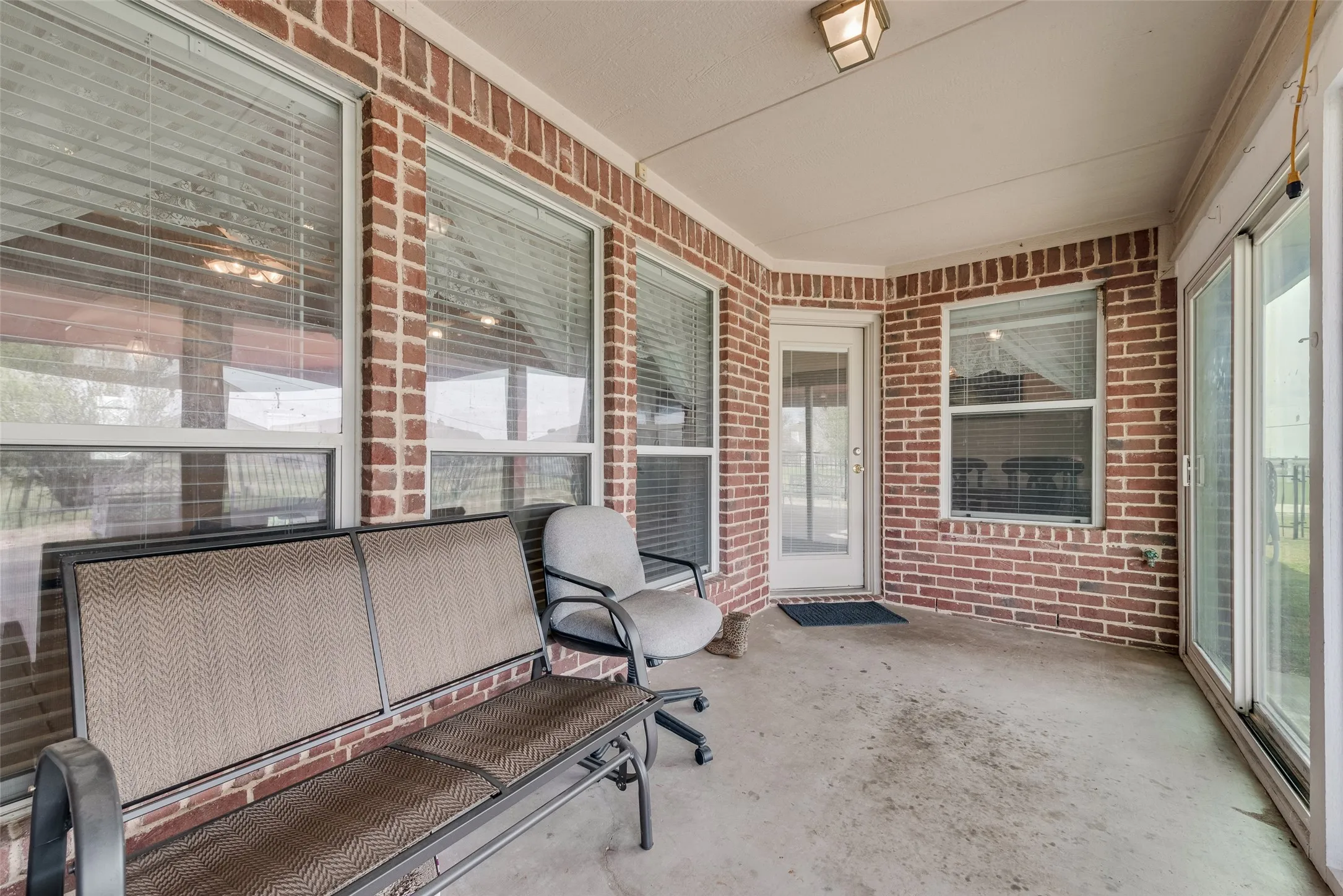 Single Family Residence For Sale in Tarrant County , 14001 Oak Bark Drive, Haslet, Texas 76052, 4 Bedrooms, 3 Bathrooms, 3 Garage spaces, 2,611 Sqft, built in 2004, Price $530,000, mls#21210995, Real Estate Agent in Haslet, Homes For Sale in Tarrant county, Homes For Sale in Haslet, Realtor in Haslet Texas, Real Estate Brokerage Independent Realty Texas, Luminita Cordes Realtor
