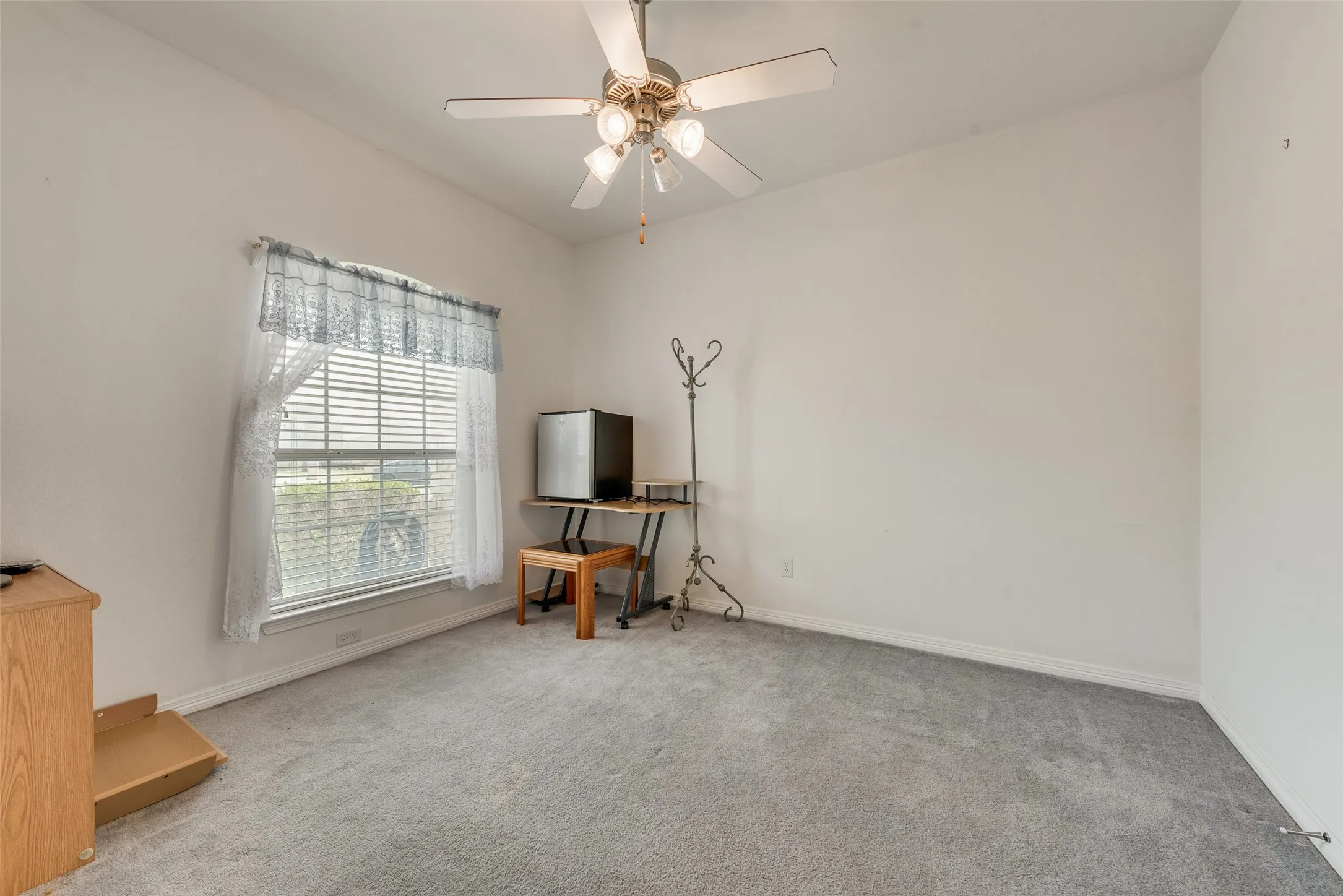 Single Family Residence For Sale in Tarrant County , 14001 Oak Bark Drive, Haslet, Texas 76052, 4 Bedrooms, 3 Bathrooms, 3 Garage spaces, 2,611 Sqft, built in 2004, Price $530,000, mls#21210995, Real Estate Agent in Haslet, Homes For Sale in Tarrant county, Homes For Sale in Haslet, Realtor in Haslet Texas, Real Estate Brokerage Independent Realty Texas, Luminita Cordes Realtor