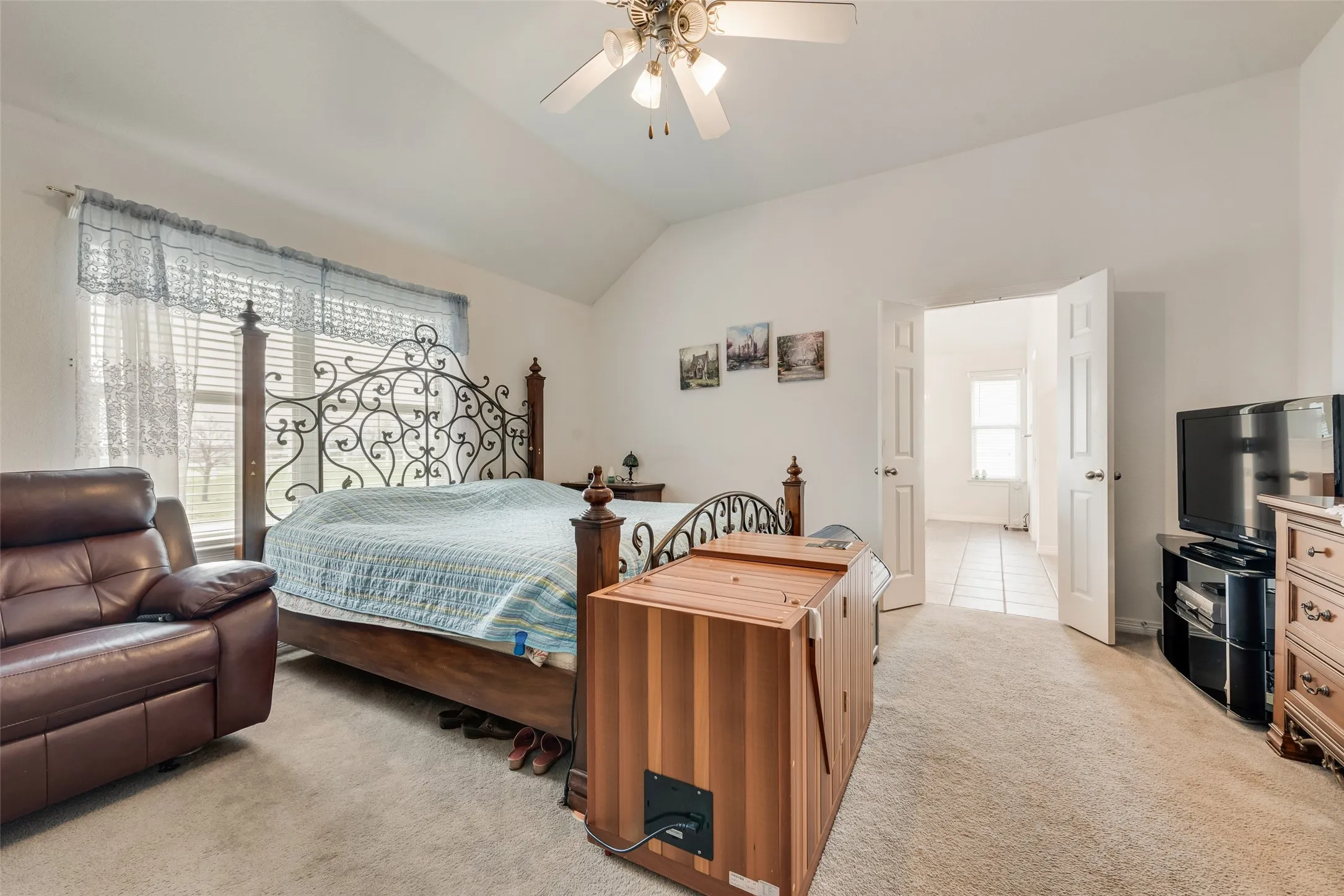 Single Family Residence For Sale in Tarrant County , 14001 Oak Bark Drive, Haslet, Texas 76052, 4 Bedrooms, 3 Bathrooms, 3 Garage spaces, 2,611 Sqft, built in 2004, Price $530,000, mls#21210995, Real Estate Agent in Haslet, Homes For Sale in Tarrant county, Homes For Sale in Haslet, Realtor in Haslet Texas, Real Estate Brokerage Independent Realty Texas, Luminita Cordes Realtor