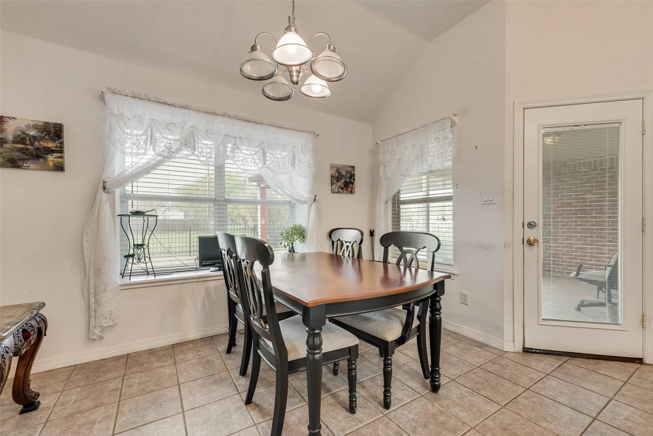Single Family Residence For Sale in Tarrant County , 14001 Oak Bark Drive, Haslet, Texas 76052, 4 Bedrooms, 3 Bathrooms, 3 Garage spaces, 2,611 Sqft, built in 2004, Price $530,000, mls#21210995, Real Estate Agent in Haslet, Homes For Sale in Tarrant county, Homes For Sale in Haslet, Realtor in Haslet Texas, Real Estate Brokerage Independent Realty Texas, Luminita Cordes Realtor