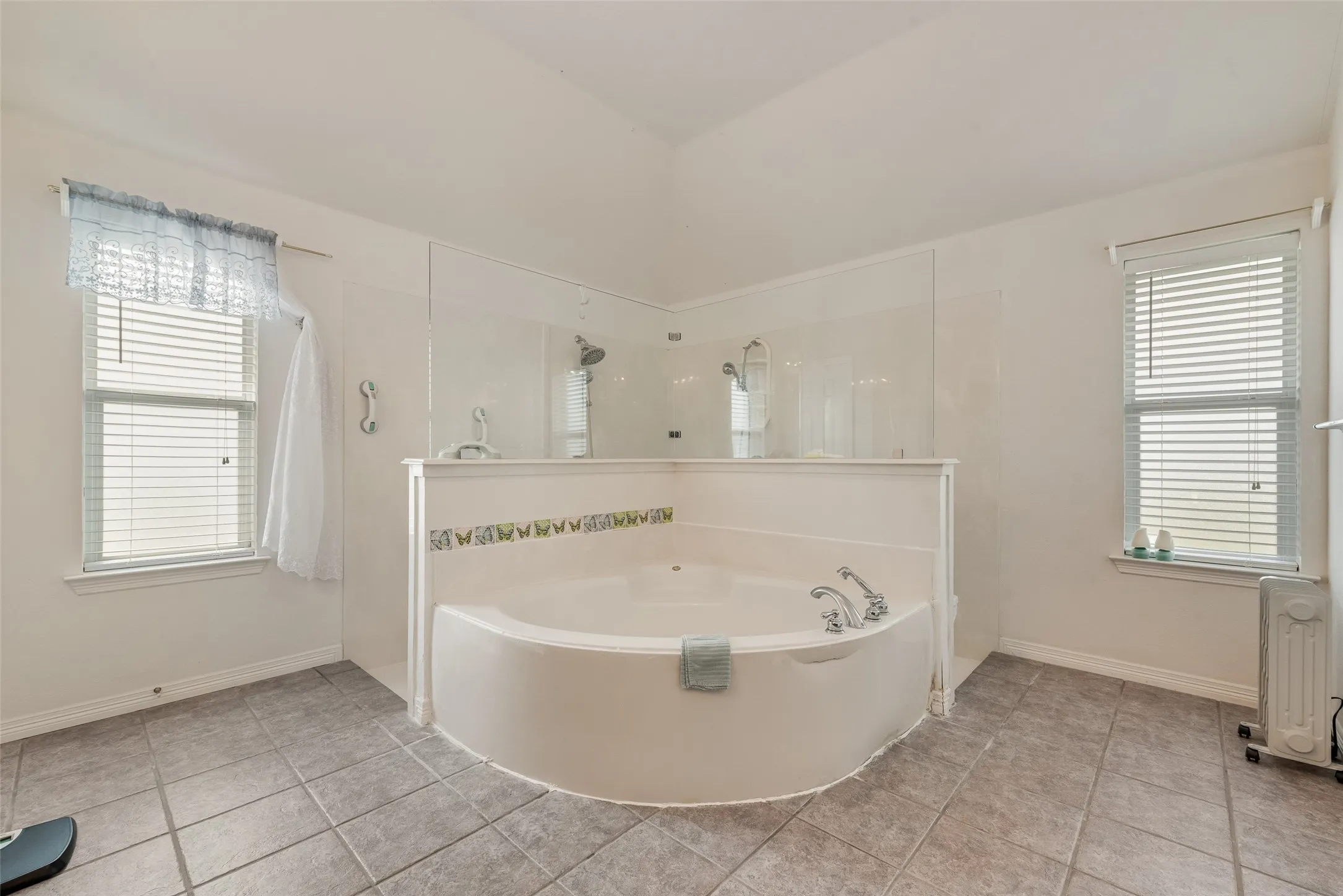Single Family Residence For Sale in Tarrant County , 14001 Oak Bark Drive, Haslet, Texas 76052, 4 Bedrooms, 3 Bathrooms, 3 Garage spaces, 2,611 Sqft, built in 2004, Price $530,000, mls#21210995, Real Estate Agent in Haslet, Homes For Sale in Tarrant county, Homes For Sale in Haslet, Realtor in Haslet Texas, Real Estate Brokerage Independent Realty Texas, Luminita Cordes Realtor