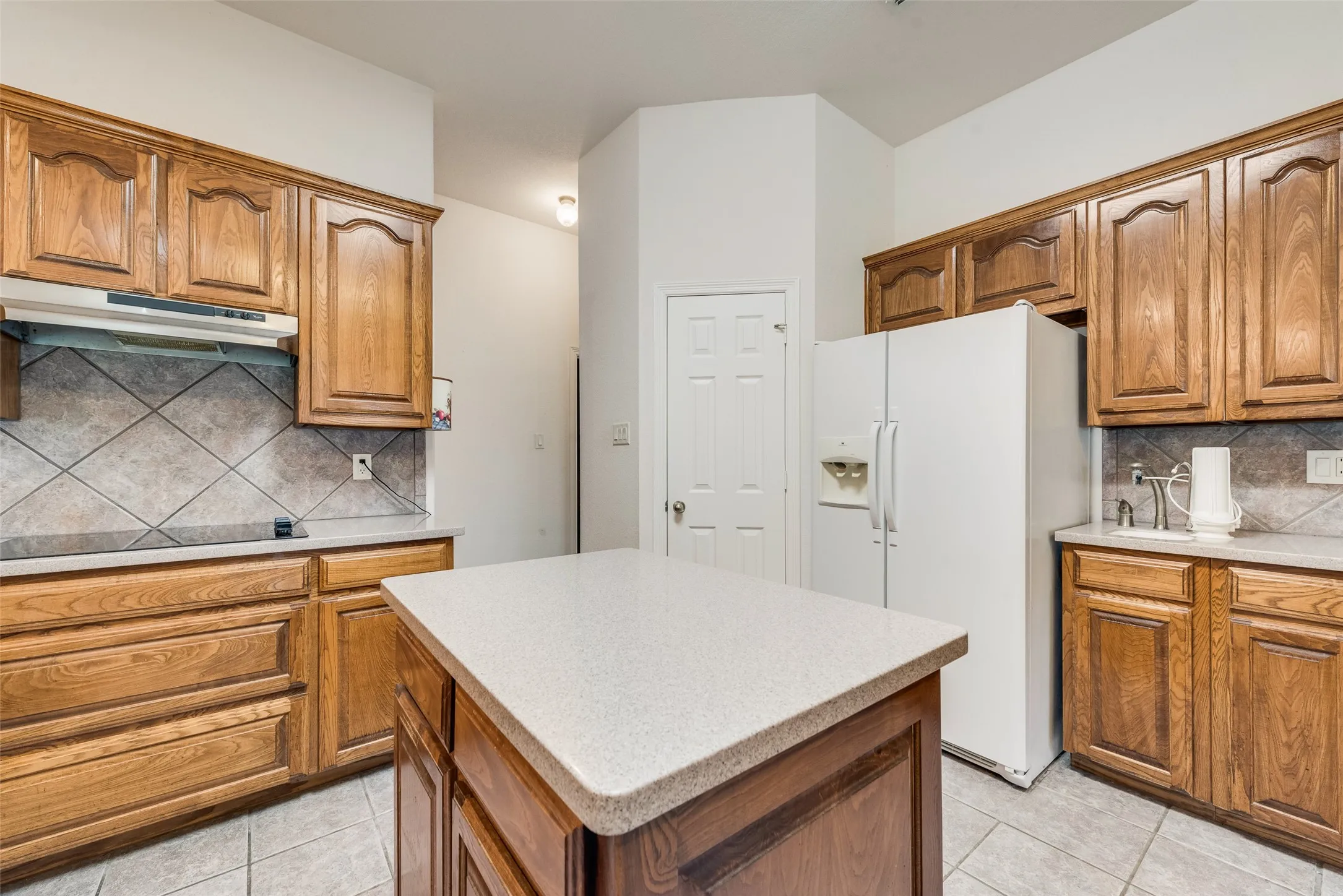 Single Family Residence For Sale in Tarrant County , 14001 Oak Bark Drive, Haslet, Texas 76052, 4 Bedrooms, 3 Bathrooms, 3 Garage spaces, 2,611 Sqft, built in 2004, Price $530,000, mls#21210995, Real Estate Agent in Haslet, Homes For Sale in Tarrant county, Homes For Sale in Haslet, Realtor in Haslet Texas, Real Estate Brokerage Independent Realty Texas, Luminita Cordes Realtor