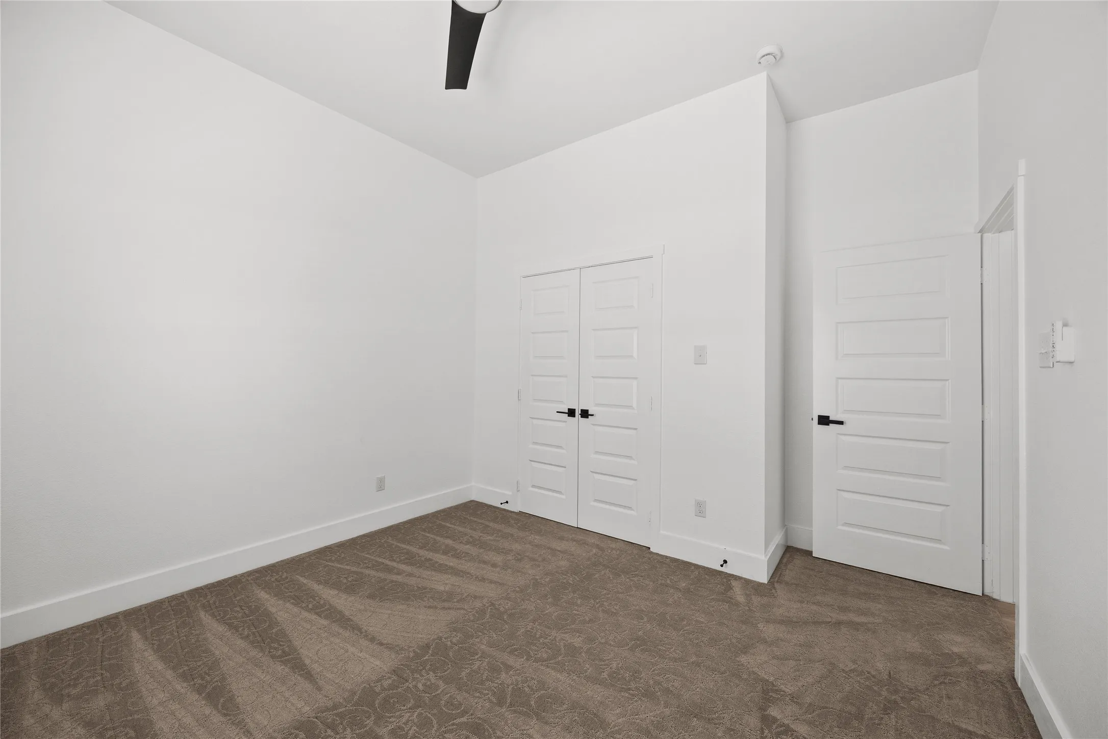 Single Family Residence For Sale in Kaufman County , 302 E Glenwood, Mabank, Texas 75147, 3 Bedroom, 2 Bathroom, 2 Garage spaces, 1,810 Sqft, built in 2025, New Construction - Complete, Price $329,000, mls#21202317, Real Estate Agent in Mabank, Homes For Sale in Kaufman county, Homes For Sale in Mabank, Realtor in Mabank Texas, Real Estate Brokerage Independent Realty Texas, Luminita Cordes Realtor