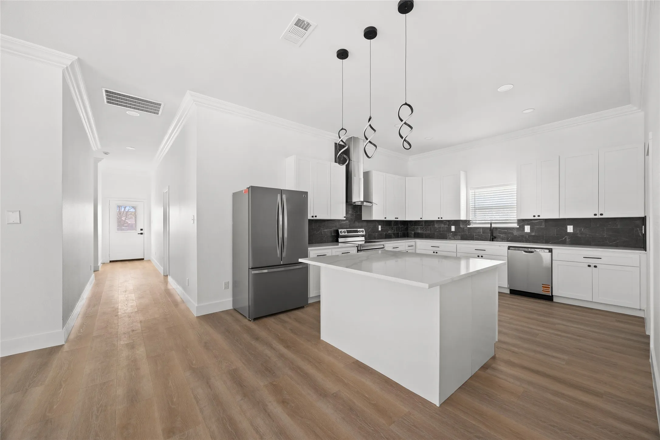 Single Family Residence For Sale in Kaufman County , 302 E Glenwood, Mabank, Texas 75147, 3 Bedroom, 2 Bathroom, 2 Garage spaces, 1,810 Sqft, built in 2025, New Construction - Complete, Price $329,000, mls#21202317, Real Estate Agent in Mabank, Homes For Sale in Kaufman county, Homes For Sale in Mabank, Realtor in Mabank Texas, Real Estate Brokerage Independent Realty Texas, Luminita Cordes Realtor