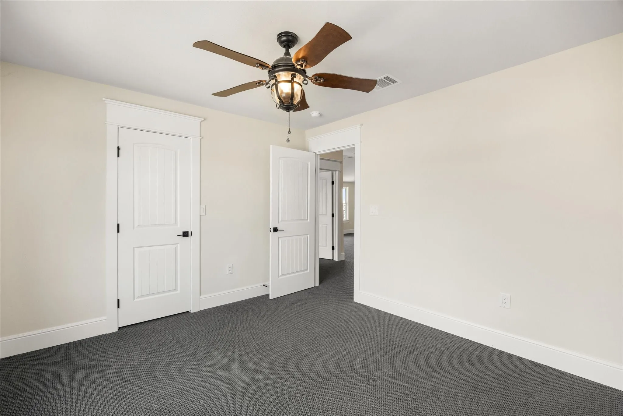 Single Family Residence For Sale in Somervell County , 178 Valley View Street, Glen Rose, Texas 76043, 5 Bedroom, 3 Bathroom, 2 Garage spaces, 2,580 Sqft, built in 2021, New Construction - Incomplete, mls#21211039, Real Estate Agent in Glen Rose, Homes For Sale in Somervell county, Homes For Sale in Glen Rose, Realtor in Glen Rose Texas, Real Estate Brokerage Independent Realty Texas, Luminita Cordes Realtor