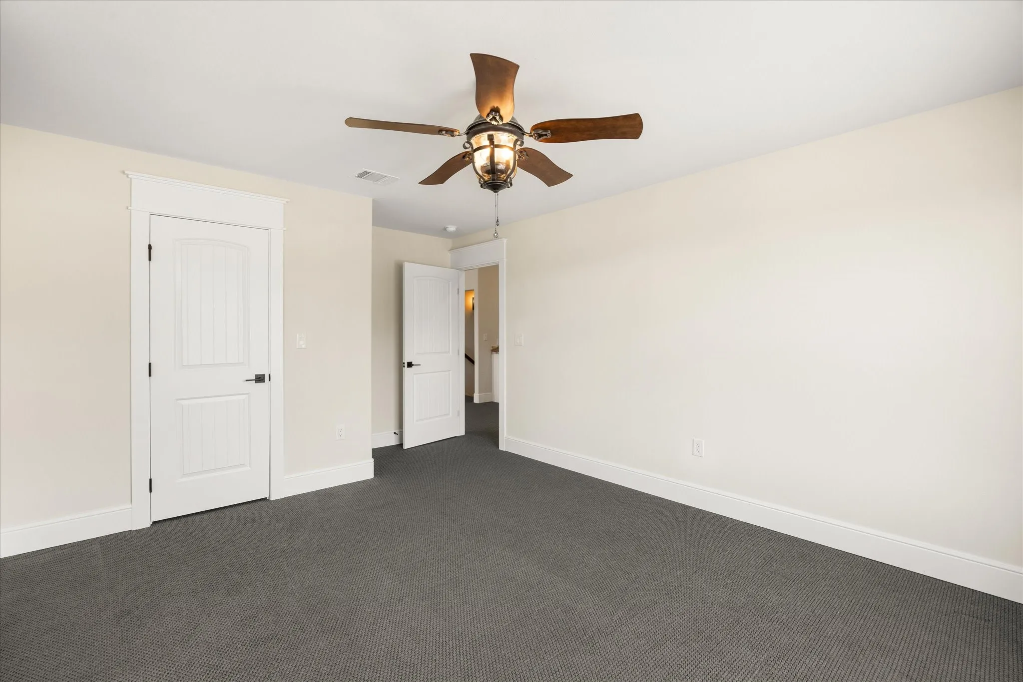 Single Family Residence For Sale in Somervell County , 178 Valley View Street, Glen Rose, Texas 76043, 5 Bedroom, 3 Bathroom, 2 Garage spaces, 2,580 Sqft, built in 2021, New Construction - Incomplete, mls#21211039, Real Estate Agent in Glen Rose, Homes For Sale in Somervell county, Homes For Sale in Glen Rose, Realtor in Glen Rose Texas, Real Estate Brokerage Independent Realty Texas, Luminita Cordes Realtor