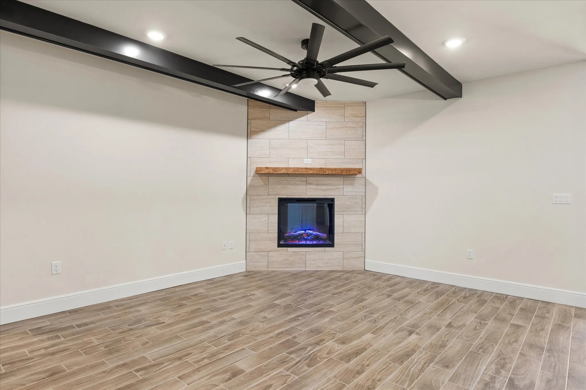 Single Family Residence For Sale in Somervell County , 178 Valley View Street, Glen Rose, Texas 76043, 5 Bedroom, 3 Bathroom, 2 Garage spaces, 2,580 Sqft, built in 2021, New Construction - Incomplete, mls#21211039, Real Estate Agent in Glen Rose, Homes For Sale in Somervell county, Homes For Sale in Glen Rose, Realtor in Glen Rose Texas, Real Estate Brokerage Independent Realty Texas, Luminita Cordes Realtor