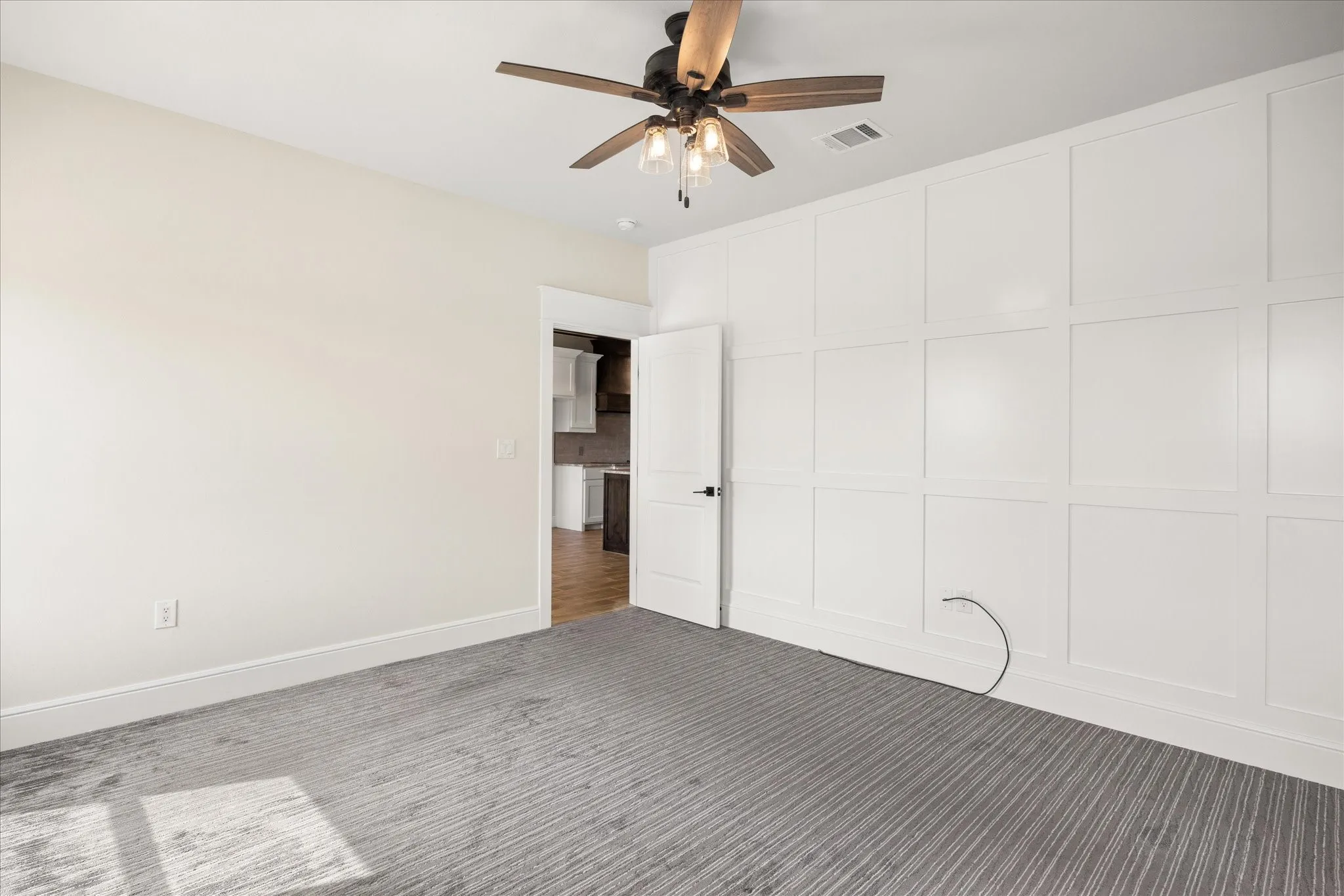 Single Family Residence For Sale in Somervell County , 178 Valley View Street, Glen Rose, Texas 76043, 5 Bedroom, 3 Bathroom, 2 Garage spaces, 2,580 Sqft, built in 2021, New Construction - Incomplete, mls#21211039, Real Estate Agent in Glen Rose, Homes For Sale in Somervell county, Homes For Sale in Glen Rose, Realtor in Glen Rose Texas, Real Estate Brokerage Independent Realty Texas, Luminita Cordes Realtor