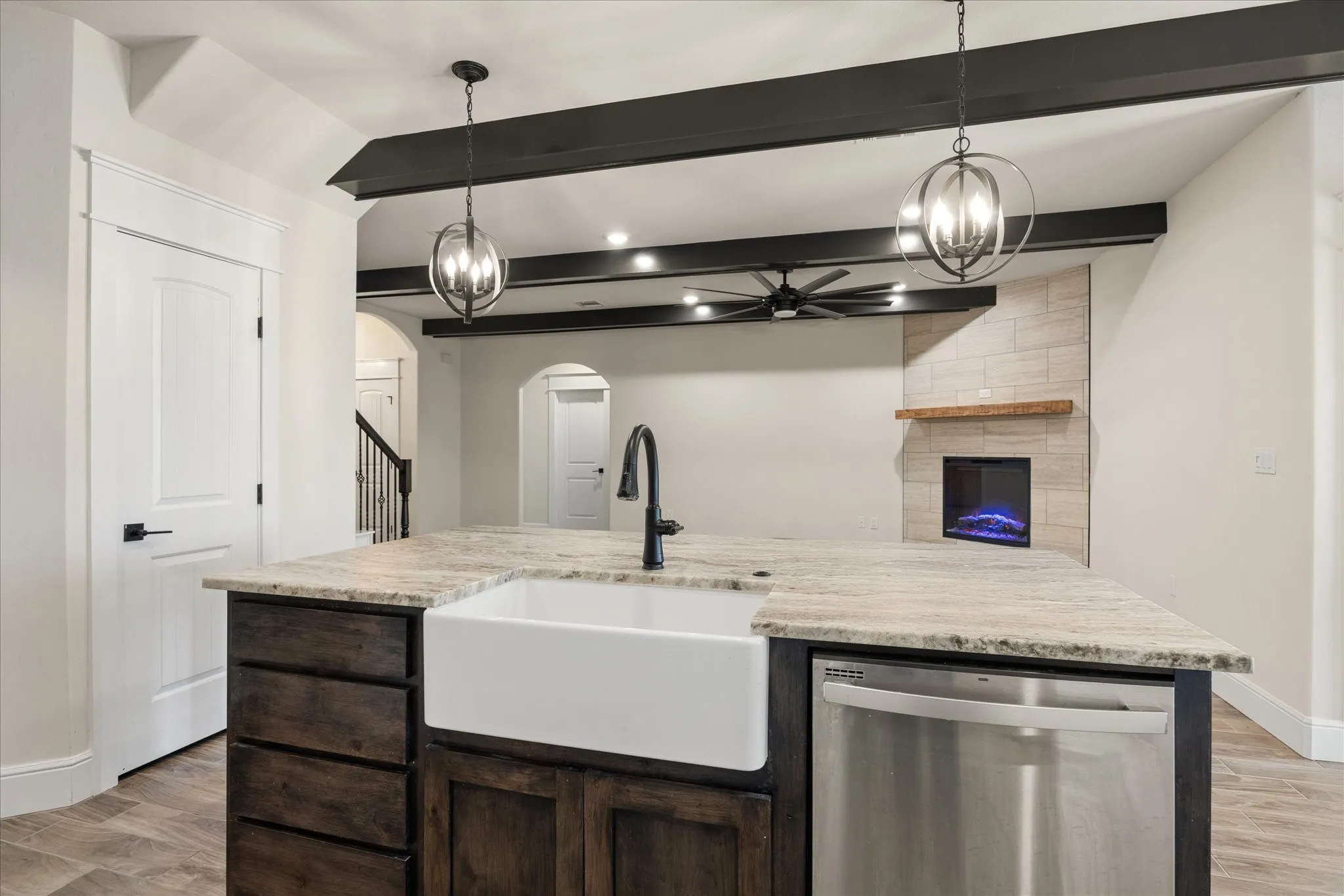 Single Family Residence For Sale in Somervell County , 178 Valley View Street, Glen Rose, Texas 76043, 5 Bedroom, 3 Bathroom, 2 Garage spaces, 2,580 Sqft, built in 2021, New Construction - Incomplete, mls#21211039, Real Estate Agent in Glen Rose, Homes For Sale in Somervell county, Homes For Sale in Glen Rose, Realtor in Glen Rose Texas, Real Estate Brokerage Independent Realty Texas, Luminita Cordes Realtor