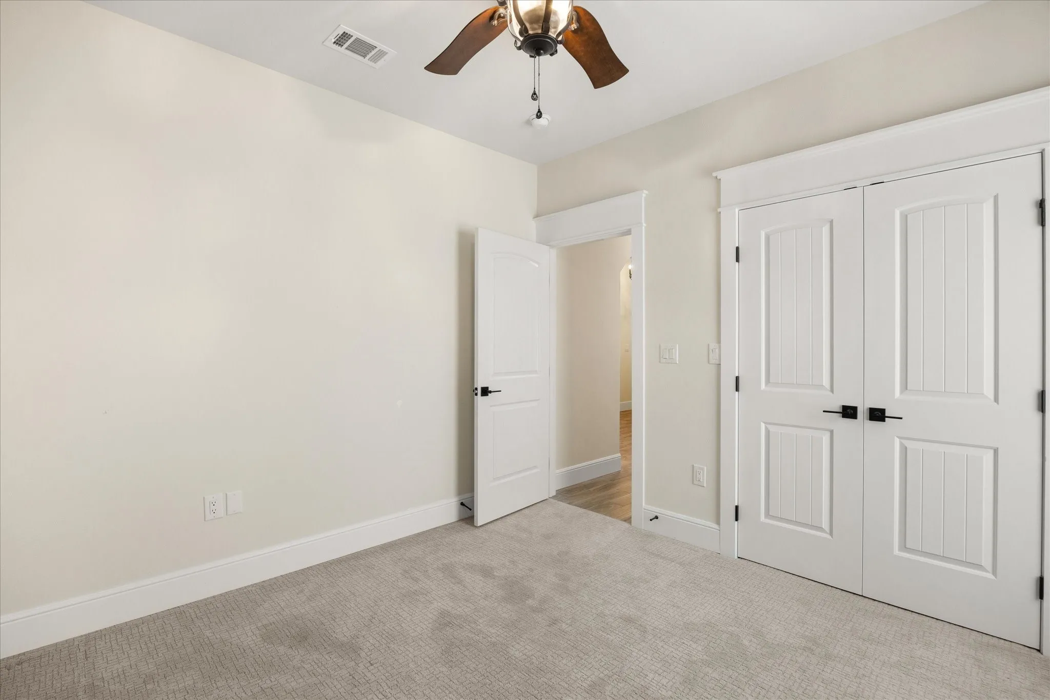 Single Family Residence For Sale in Somervell County , 178 Valley View Street, Glen Rose, Texas 76043, 5 Bedroom, 3 Bathroom, 2 Garage spaces, 2,580 Sqft, built in 2021, New Construction - Incomplete, mls#21211039, Real Estate Agent in Glen Rose, Homes For Sale in Somervell county, Homes For Sale in Glen Rose, Realtor in Glen Rose Texas, Real Estate Brokerage Independent Realty Texas, Luminita Cordes Realtor
