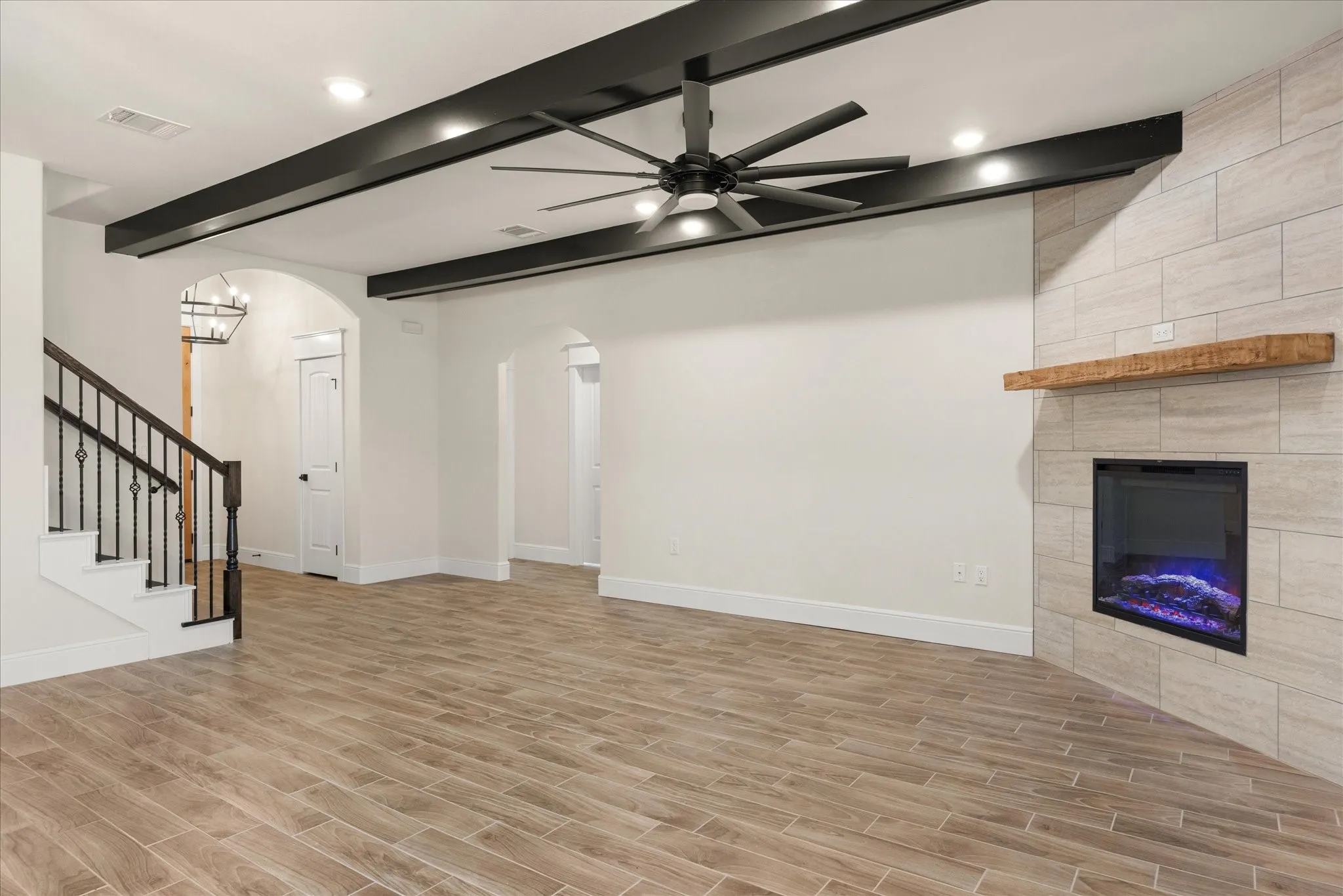 Single Family Residence For Sale in Somervell County , 178 Valley View Street, Glen Rose, Texas 76043, 5 Bedroom, 3 Bathroom, 2 Garage spaces, 2,580 Sqft, built in 2021, New Construction - Incomplete, mls#21211039, Real Estate Agent in Glen Rose, Homes For Sale in Somervell county, Homes For Sale in Glen Rose, Realtor in Glen Rose Texas, Real Estate Brokerage Independent Realty Texas, Luminita Cordes Realtor