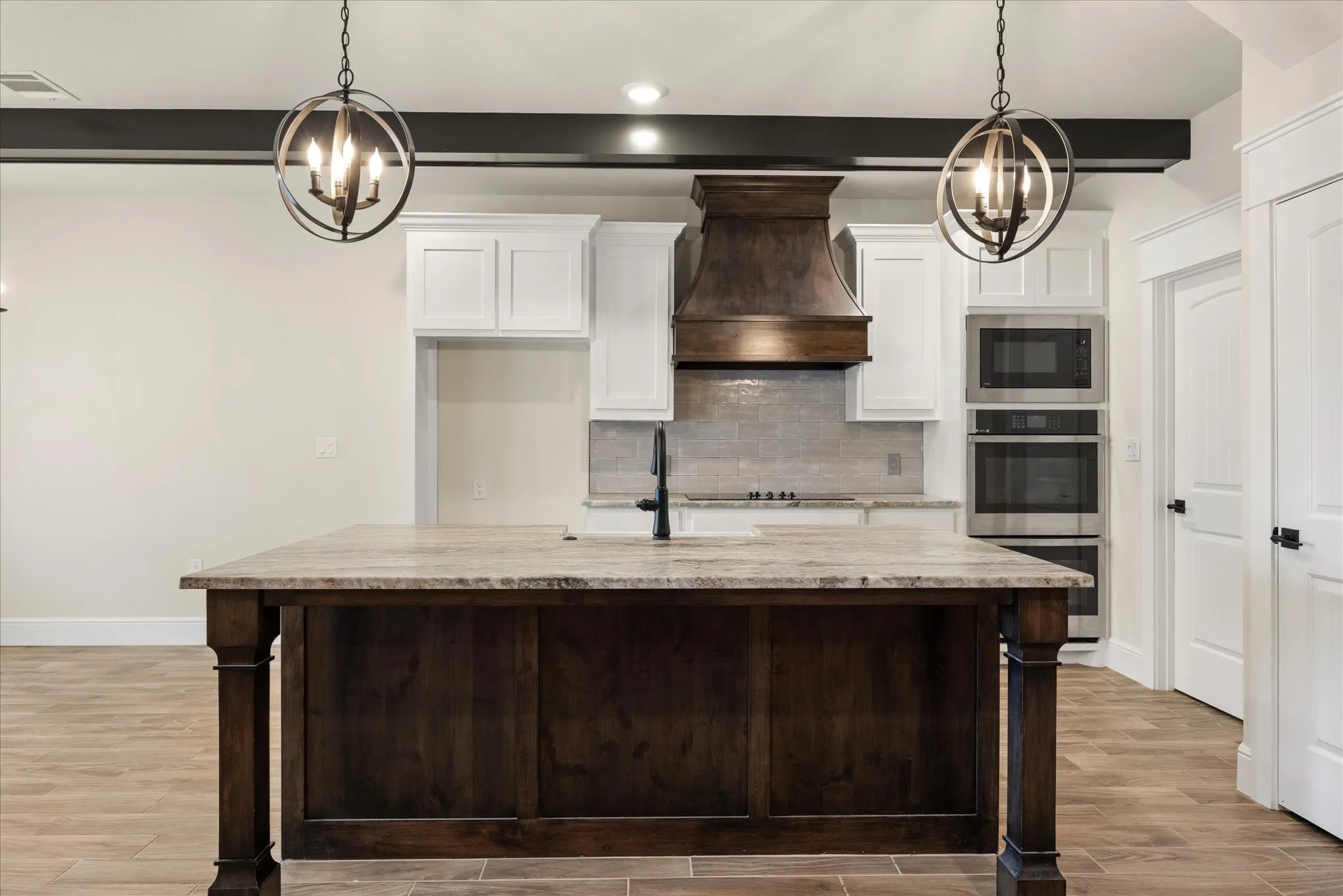 Single Family Residence For Sale in Somervell County , 178 Valley View Street, Glen Rose, Texas 76043, 5 Bedroom, 3 Bathroom, 2 Garage spaces, 2,580 Sqft, built in 2021, New Construction - Incomplete, mls#21211039, Real Estate Agent in Glen Rose, Homes For Sale in Somervell county, Homes For Sale in Glen Rose, Realtor in Glen Rose Texas, Real Estate Brokerage Independent Realty Texas, Luminita Cordes Realtor