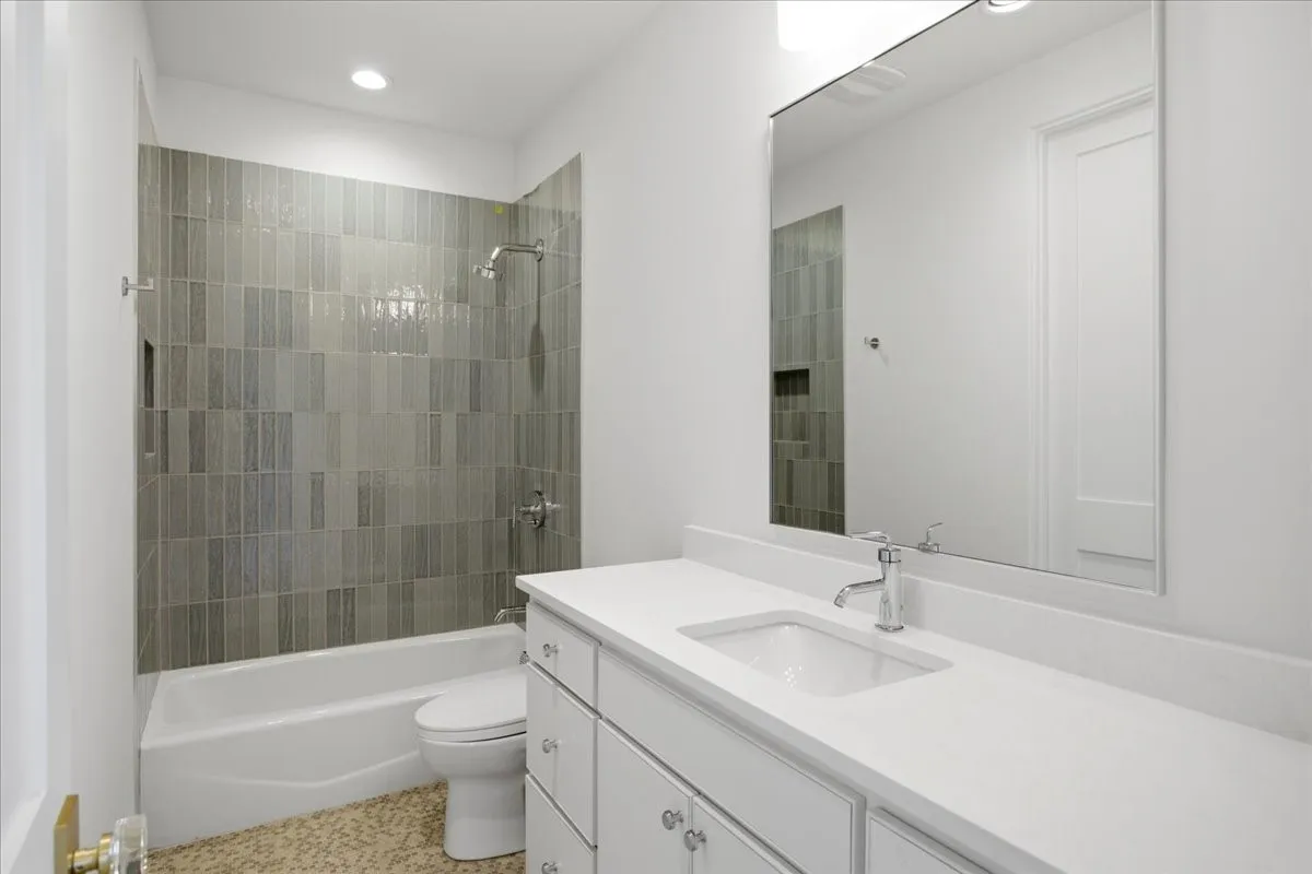 Single Family Residence For Sale in Dallas County , 6804 Santa Maria Lane, Dallas, Texas 75214, 5 Bedroom, 6 Bathroom, 2 Garage spaces, 5,077 Sqft, built in 2025, New Construction - Complete, mls#21187064, Real Estate Agent in Dallas, Homes For Sale in Dallas county, Homes For Sale in Dallas, Realtor in Dallas Texas, Real Estate Brokerage Independent Realty Texas, Luminita Cordes Realtor