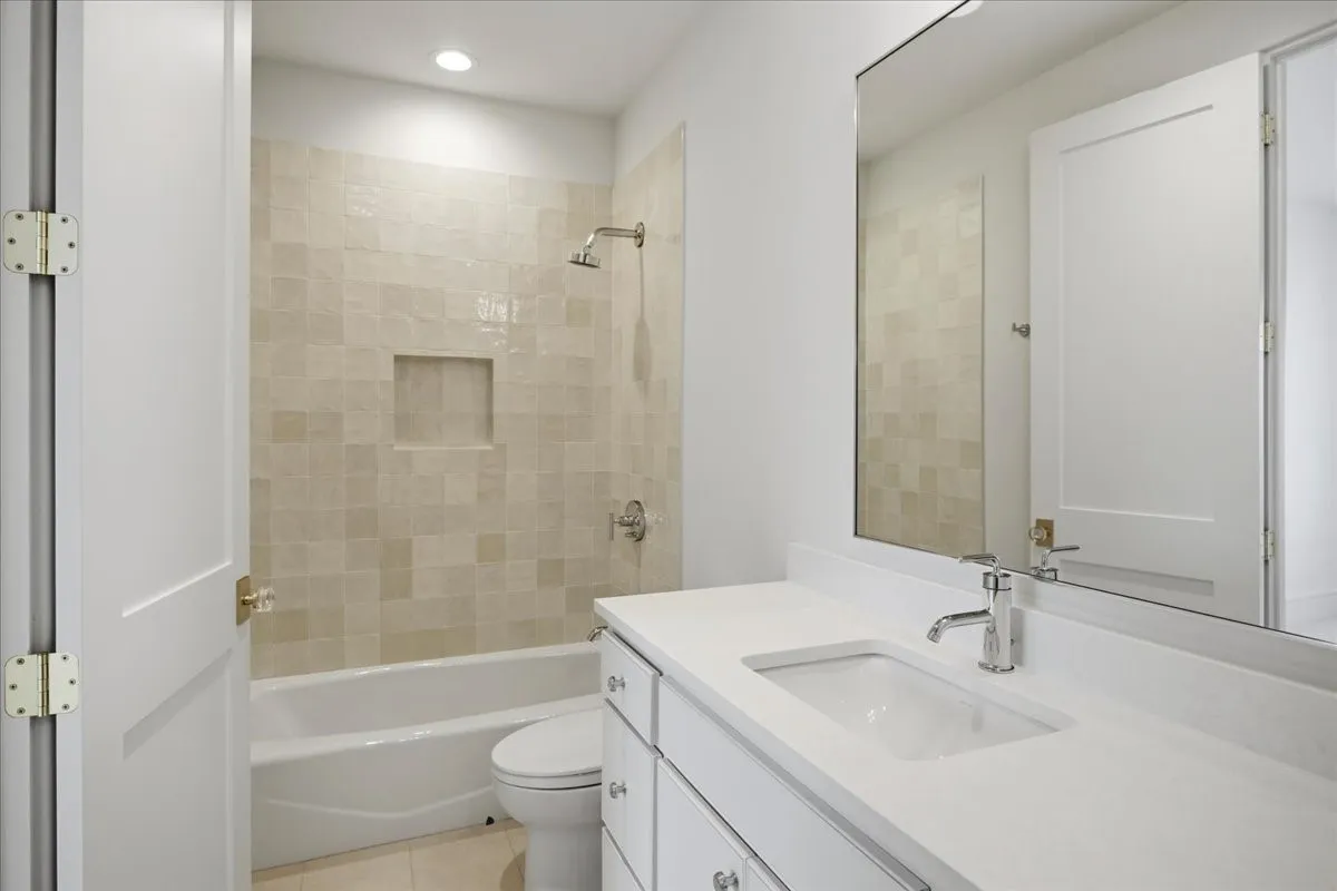 Single Family Residence For Sale in Dallas County , 6804 Santa Maria Lane, Dallas, Texas 75214, 5 Bedroom, 6 Bathroom, 2 Garage spaces, 5,077 Sqft, built in 2025, New Construction - Complete, mls#21187064, Real Estate Agent in Dallas, Homes For Sale in Dallas county, Homes For Sale in Dallas, Realtor in Dallas Texas, Real Estate Brokerage Independent Realty Texas, Luminita Cordes Realtor