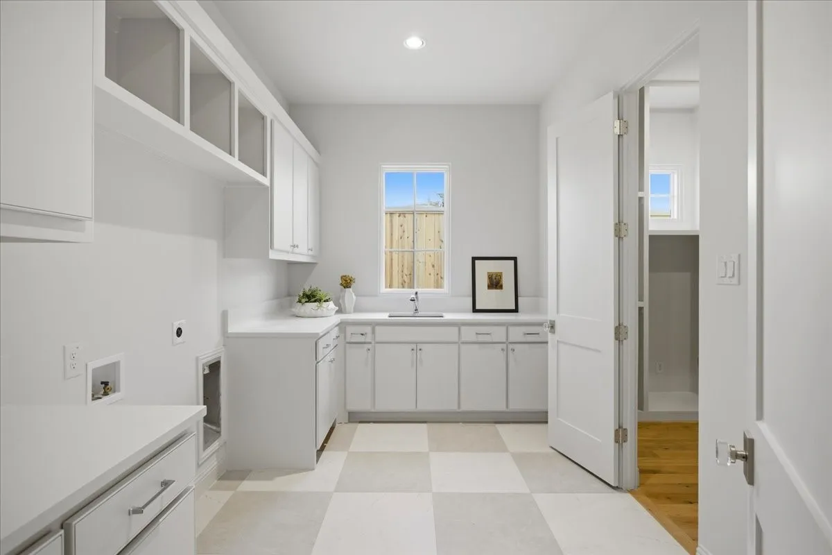 Single Family Residence For Sale in Dallas County , 6804 Santa Maria Lane, Dallas, Texas 75214, 5 Bedroom, 6 Bathroom, 2 Garage spaces, 5,077 Sqft, built in 2025, New Construction - Complete, mls#21187064, Real Estate Agent in Dallas, Homes For Sale in Dallas county, Homes For Sale in Dallas, Realtor in Dallas Texas, Real Estate Brokerage Independent Realty Texas, Luminita Cordes Realtor