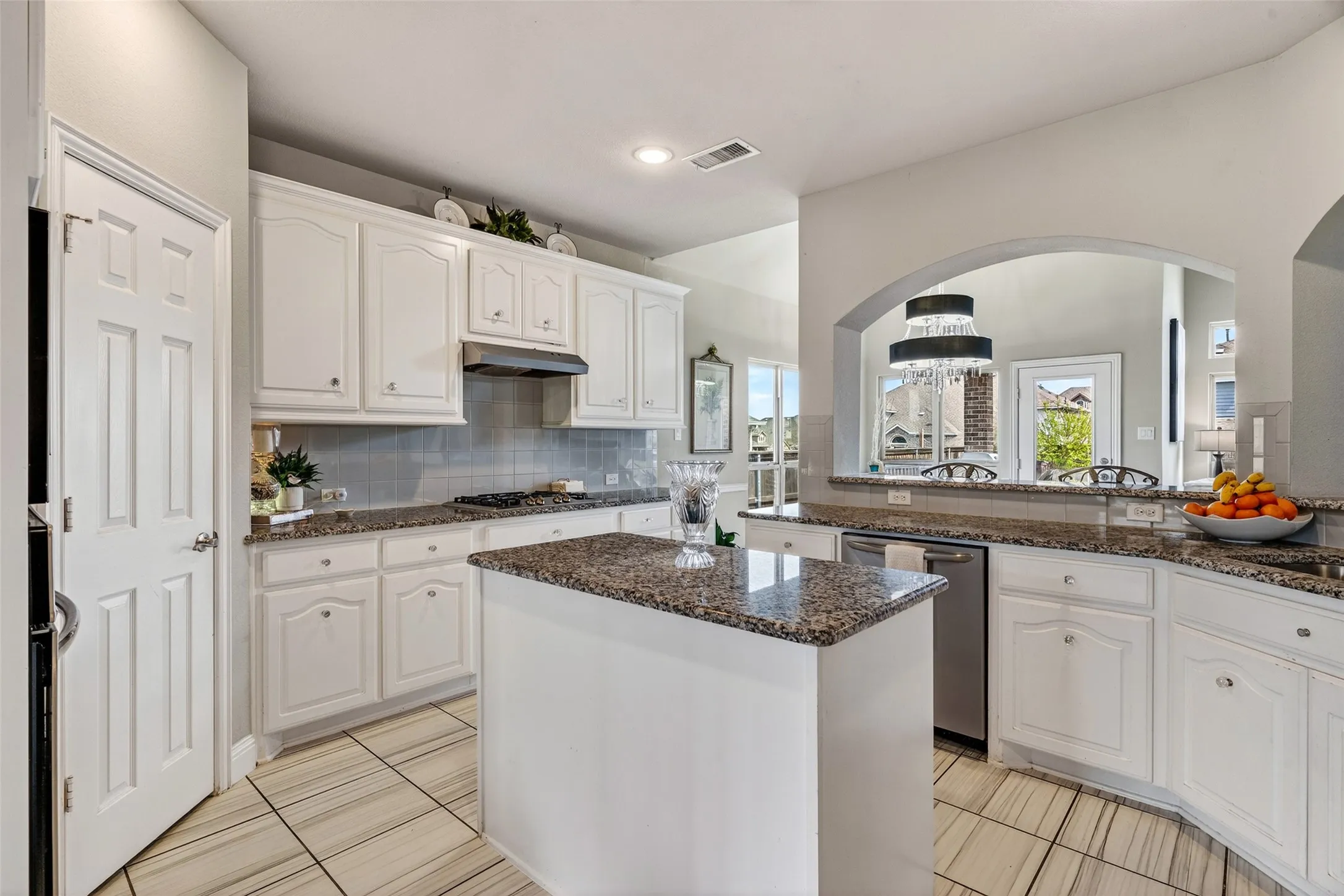 Single Family Residence For Sale in Collin County , 1305 Port Royale Place, Wylie, Texas 75098, 5 Bedroom, 4 Bathroom, 2 Garage spaces, 4,220 Sqft, built in 2018, Preowned, mls#21209452, Real Estate Agent in Wylie, Homes For Sale in Collin county, Homes For Sale in Wylie, Realtor in Wylie Texas, Real Estate Brokerage Independent Realty Texas, Luminita Cordes Realtor