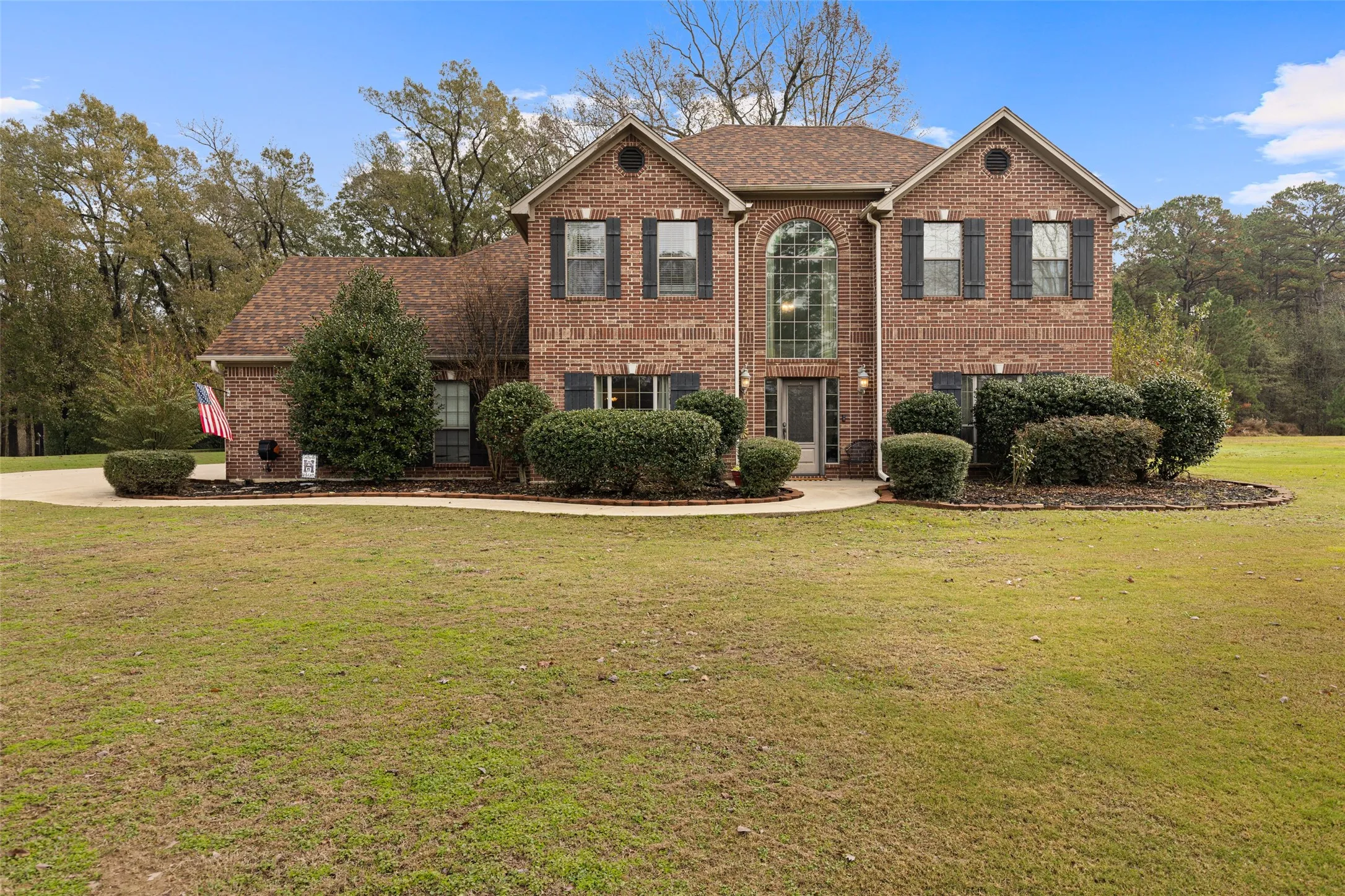 Single Family Residence For Sale in Harrison County , 210 Whistler, Hallsville, Texas 75650, 4 Bedroom, 4 Bathroom, 3 Garage spaces, 2,732 Sqft, built in 2004, mls#21211197, Real Estate Agent in Hallsville, Homes For Sale in Harrison county, Homes For Sale in Hallsville, Realtor in Hallsville Texas, Real Estate Brokerage Independent Realty Texas, Luminita Cordes Realtor