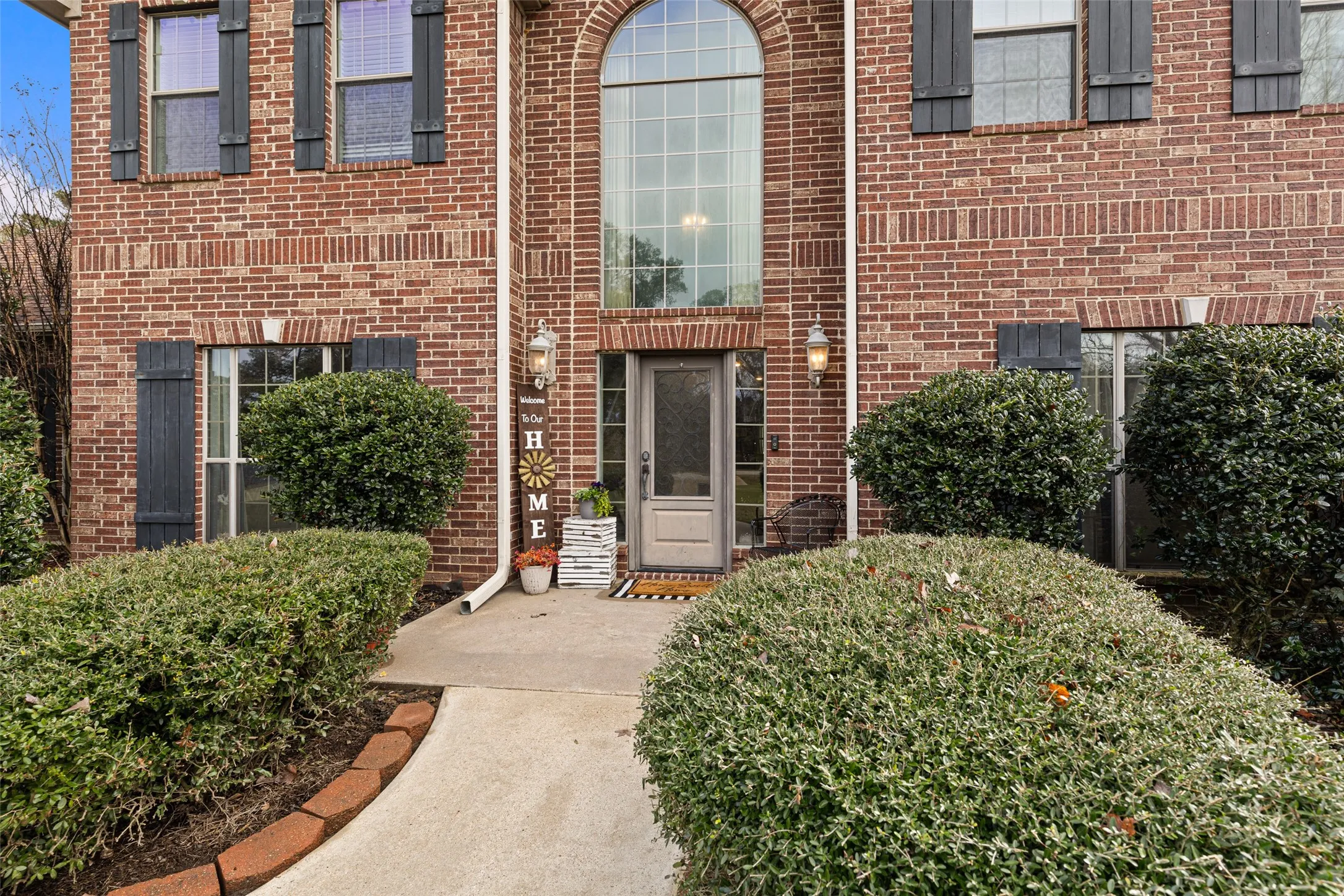 Single Family Residence For Sale in Harrison County , 210 Whistler, Hallsville, Texas 75650, 4 Bedroom, 4 Bathroom, 3 Garage spaces, 2,732 Sqft, built in 2004, mls#21211197, Real Estate Agent in Hallsville, Homes For Sale in Harrison county, Homes For Sale in Hallsville, Realtor in Hallsville Texas, Real Estate Brokerage Independent Realty Texas, Luminita Cordes Realtor
