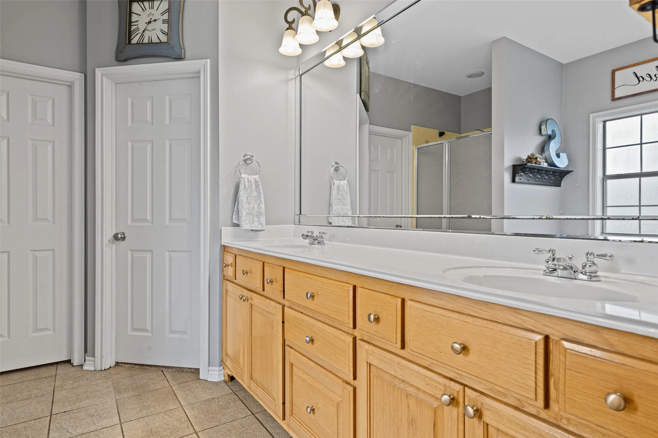 Single Family Residence For Sale in Harrison County , 210 Whistler, Hallsville, Texas 75650, 4 Bedroom, 4 Bathroom, 3 Garage spaces, 2,732 Sqft, built in 2004, mls#21211197, Real Estate Agent in Hallsville, Homes For Sale in Harrison county, Homes For Sale in Hallsville, Realtor in Hallsville Texas, Real Estate Brokerage Independent Realty Texas, Luminita Cordes Realtor
