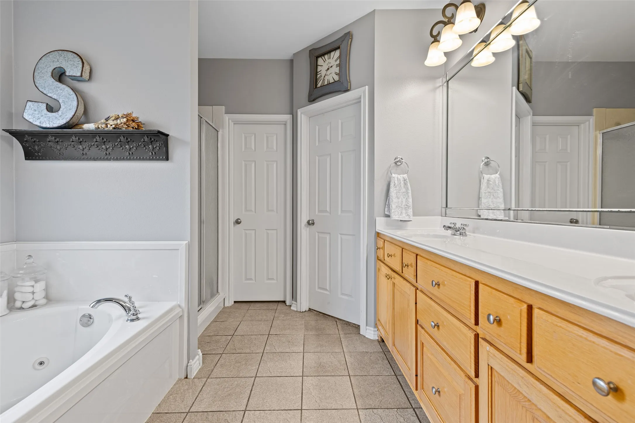 Single Family Residence For Sale in Harrison County , 210 Whistler, Hallsville, Texas 75650, 4 Bedroom, 4 Bathroom, 3 Garage spaces, 2,732 Sqft, built in 2004, mls#21211197, Real Estate Agent in Hallsville, Homes For Sale in Harrison county, Homes For Sale in Hallsville, Realtor in Hallsville Texas, Real Estate Brokerage Independent Realty Texas, Luminita Cordes Realtor