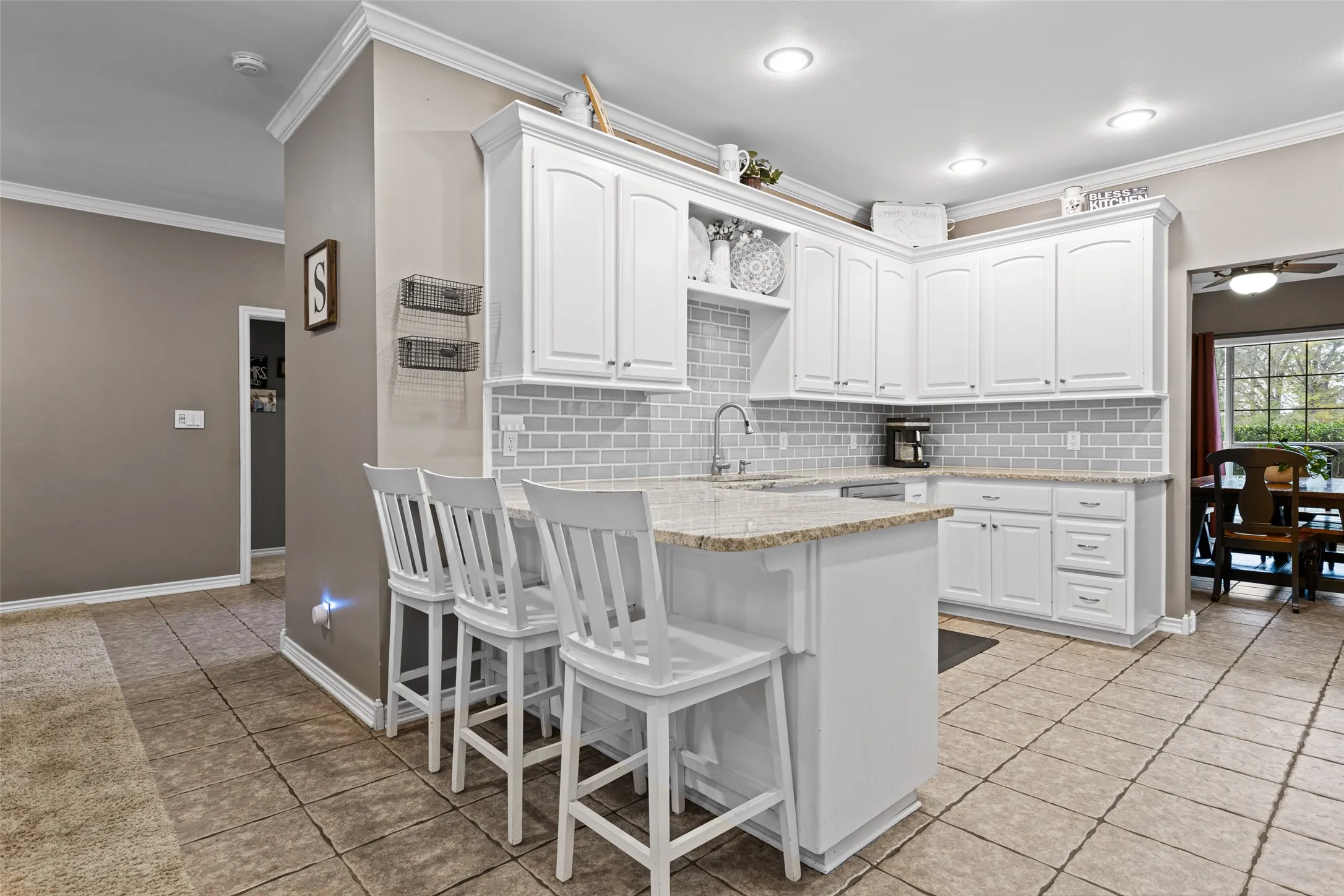 Single Family Residence For Sale in Harrison County , 210 Whistler, Hallsville, Texas 75650, 4 Bedroom, 4 Bathroom, 3 Garage spaces, 2,732 Sqft, built in 2004, mls#21211197, Real Estate Agent in Hallsville, Homes For Sale in Harrison county, Homes For Sale in Hallsville, Realtor in Hallsville Texas, Real Estate Brokerage Independent Realty Texas, Luminita Cordes Realtor