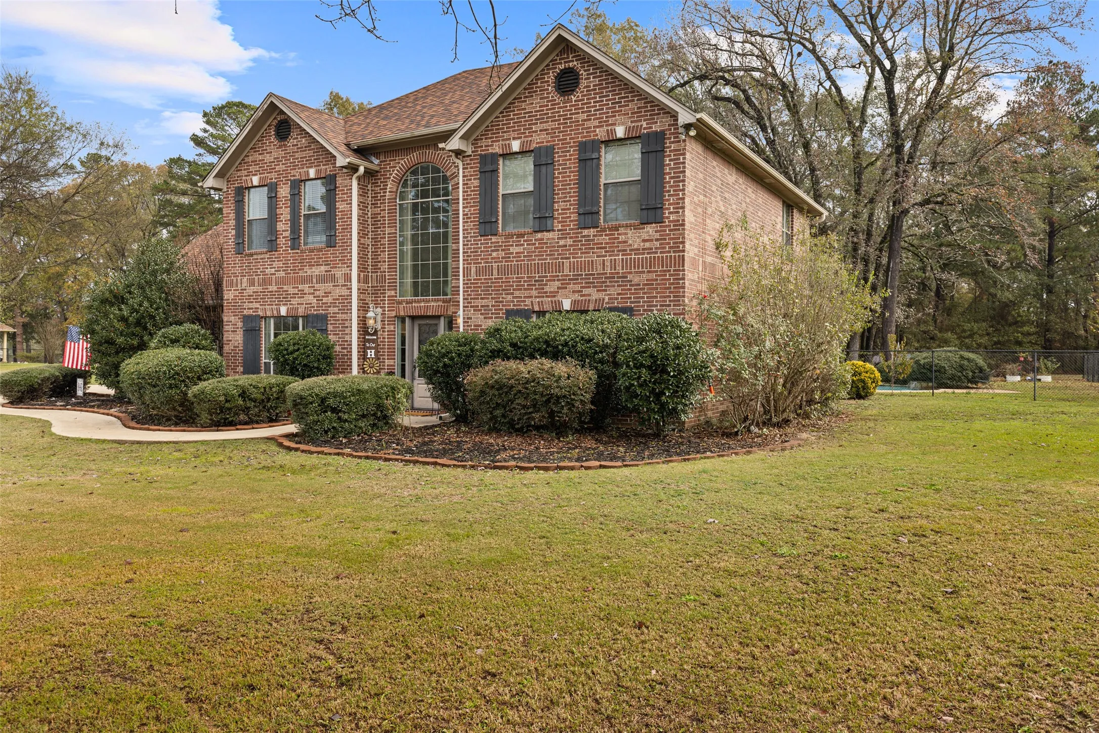 Single Family Residence For Sale in Harrison County , 210 Whistler, Hallsville, Texas 75650, 4 Bedroom, 4 Bathroom, 3 Garage spaces, 2,732 Sqft, built in 2004, mls#21211197, Real Estate Agent in Hallsville, Homes For Sale in Harrison county, Homes For Sale in Hallsville, Realtor in Hallsville Texas, Real Estate Brokerage Independent Realty Texas, Luminita Cordes Realtor