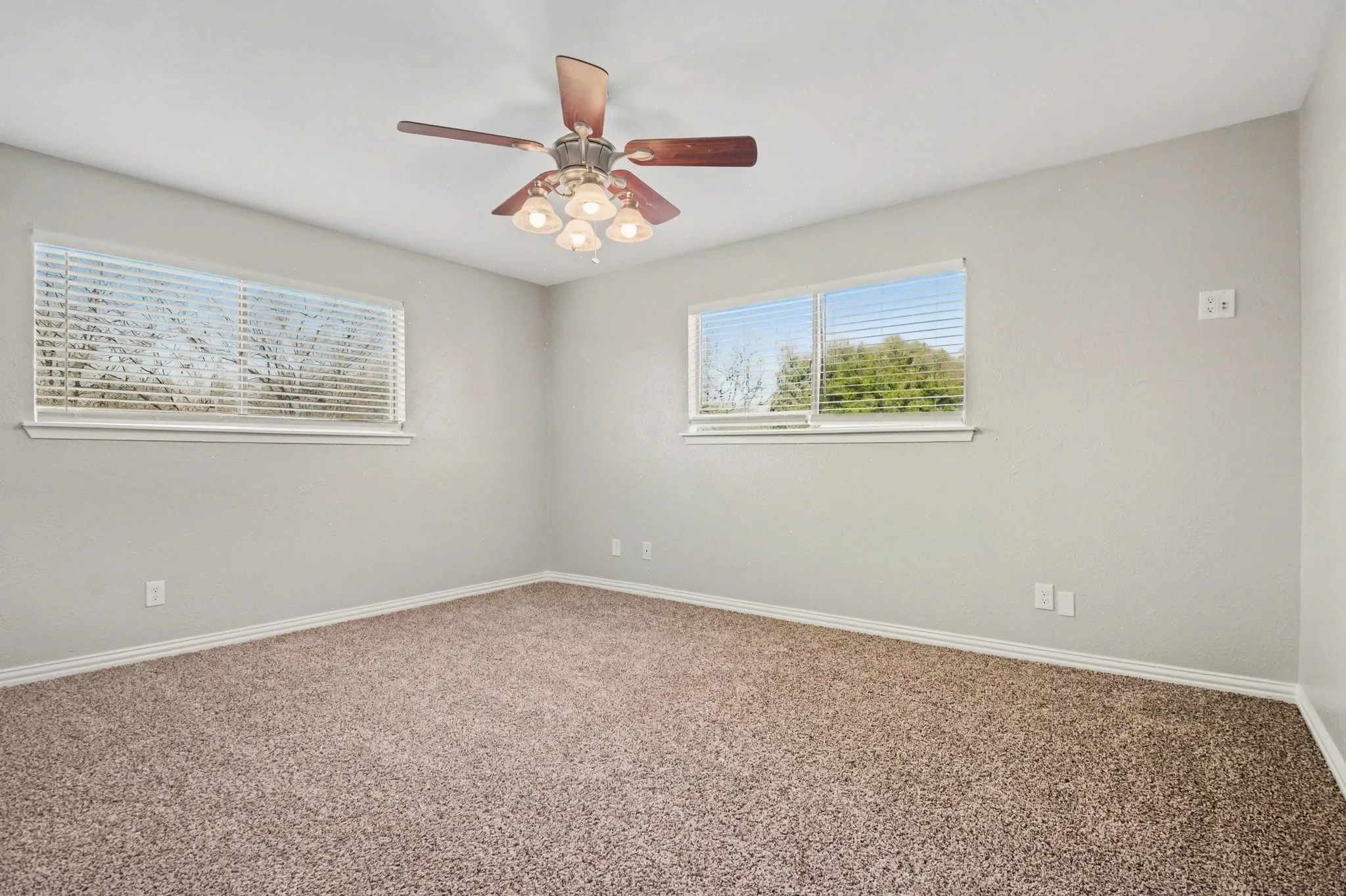 Single Family Residence For Sale in Denton County , 2014 Danley Court, Flower Mound, Texas 75028, 3 Bedroom, 3 Bathroom, 2 Garage spaces, 1,740 Sqft, built in 1978, Preowned, mls#21211235, Real Estate Agent in Flower Mound, Homes For Sale in Denton county, Homes For Sale in Flower Mound, Realtor in Flower Mound Texas, Real Estate Brokerage Independent Realty Texas, Luminita Cordes Realtor