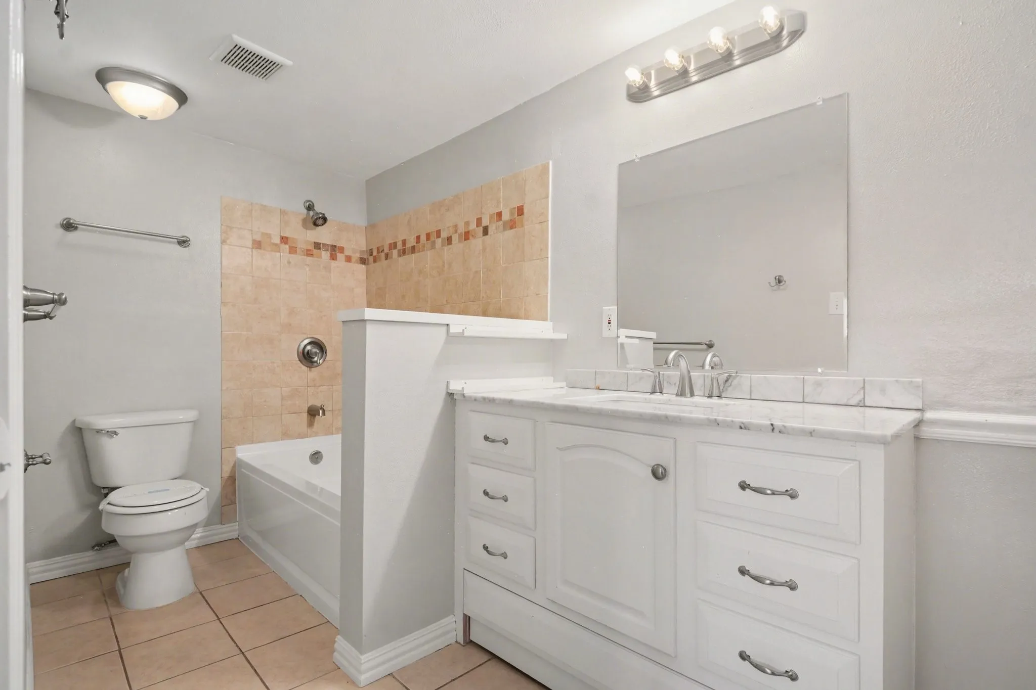 Single Family Residence For Sale in Denton County , 2014 Danley Court, Flower Mound, Texas 75028, 3 Bedroom, 3 Bathroom, 2 Garage spaces, 1,740 Sqft, built in 1978, Preowned, mls#21211235, Real Estate Agent in Flower Mound, Homes For Sale in Denton county, Homes For Sale in Flower Mound, Realtor in Flower Mound Texas, Real Estate Brokerage Independent Realty Texas, Luminita Cordes Realtor